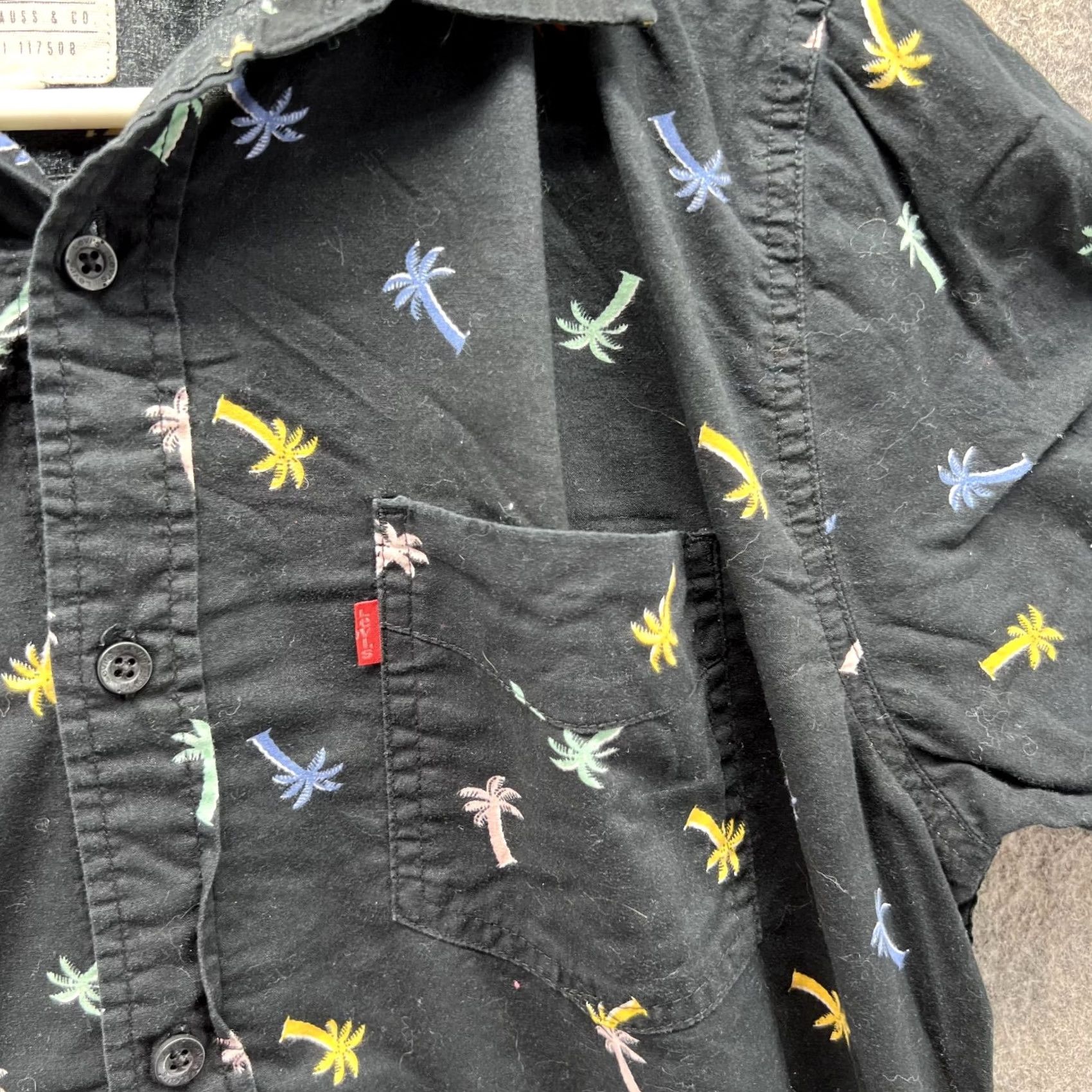 Levi's Levi's Shirt Men Small Adult Black Casual Button Down All over Palms Size US S / EU 44-46 / 1 - 4 Thumbnail