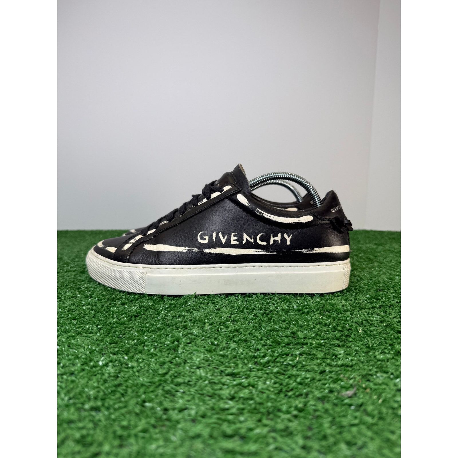 Givenchy Paris Low Leather Graffiti Black White SZ 37