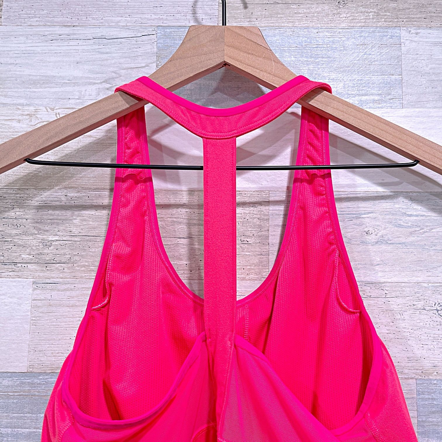 Athleta Athleta Built In Bra Tank Top Hot Pink Racerback Active XL Size XL / US 12-14 / IT 48-50 - 5 Thumbnail