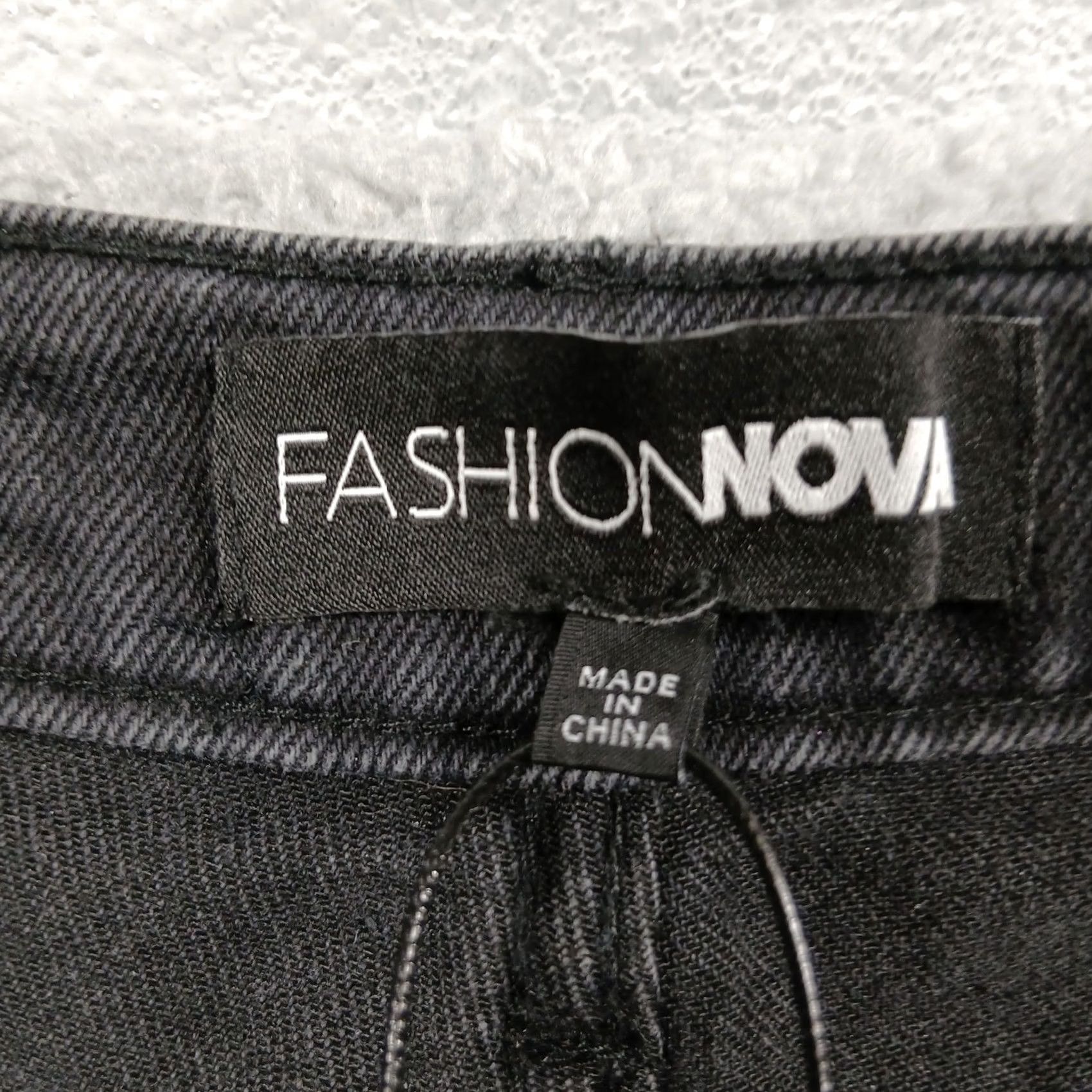 Fashion Nova Fashion Nova Tall Bonafide Basic Straight Leg Jeans 7 High Rise NWT Black Wash Denim 36" Inseam Womens Jeans Size 28" / US 6 / IT 42 - 4 Thumbnail