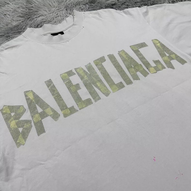 Balenciaga Balenciaga White duct tape short sleeve T-shirt with textu Size US L / EU 52-54 / 3 - 2 Thumbnail