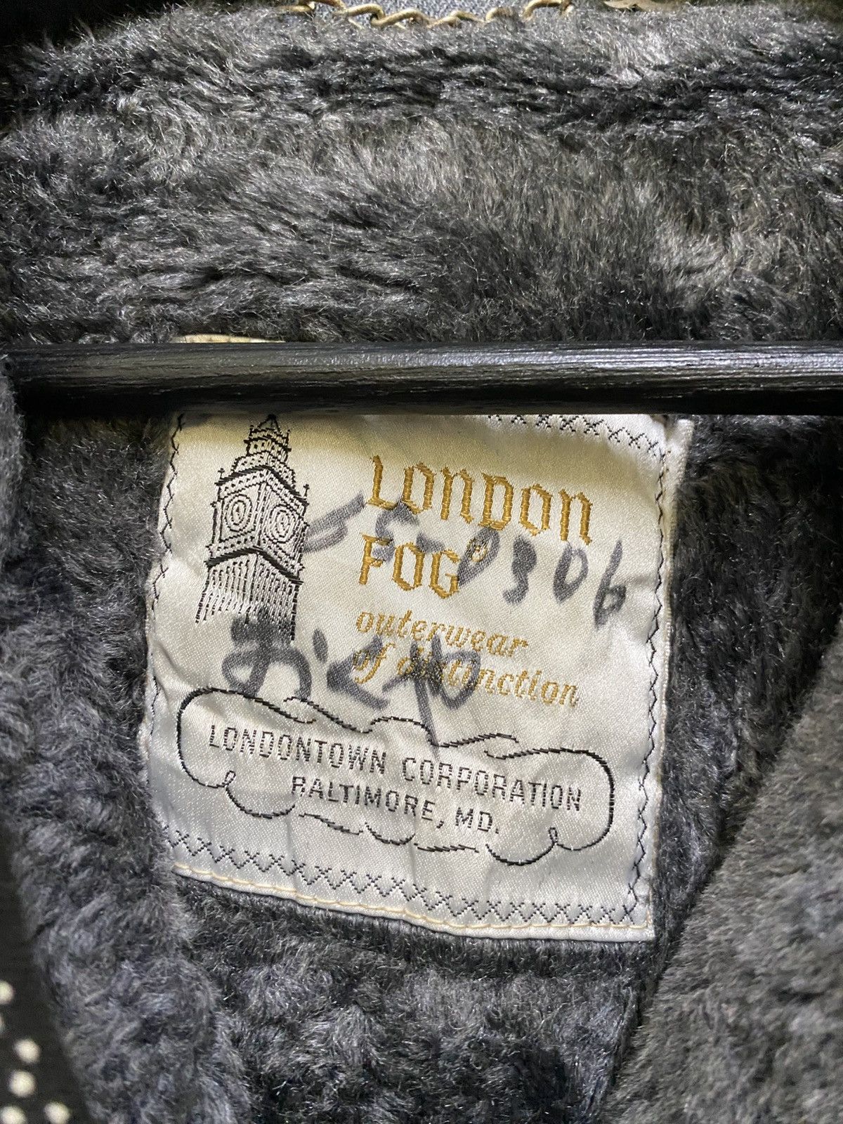 London Fog Vintage 1980s Ash Gray Faux Fur Collar Overcoat Fashionland Size US M / EU 48-50 / 2 - 9 Thumbnail