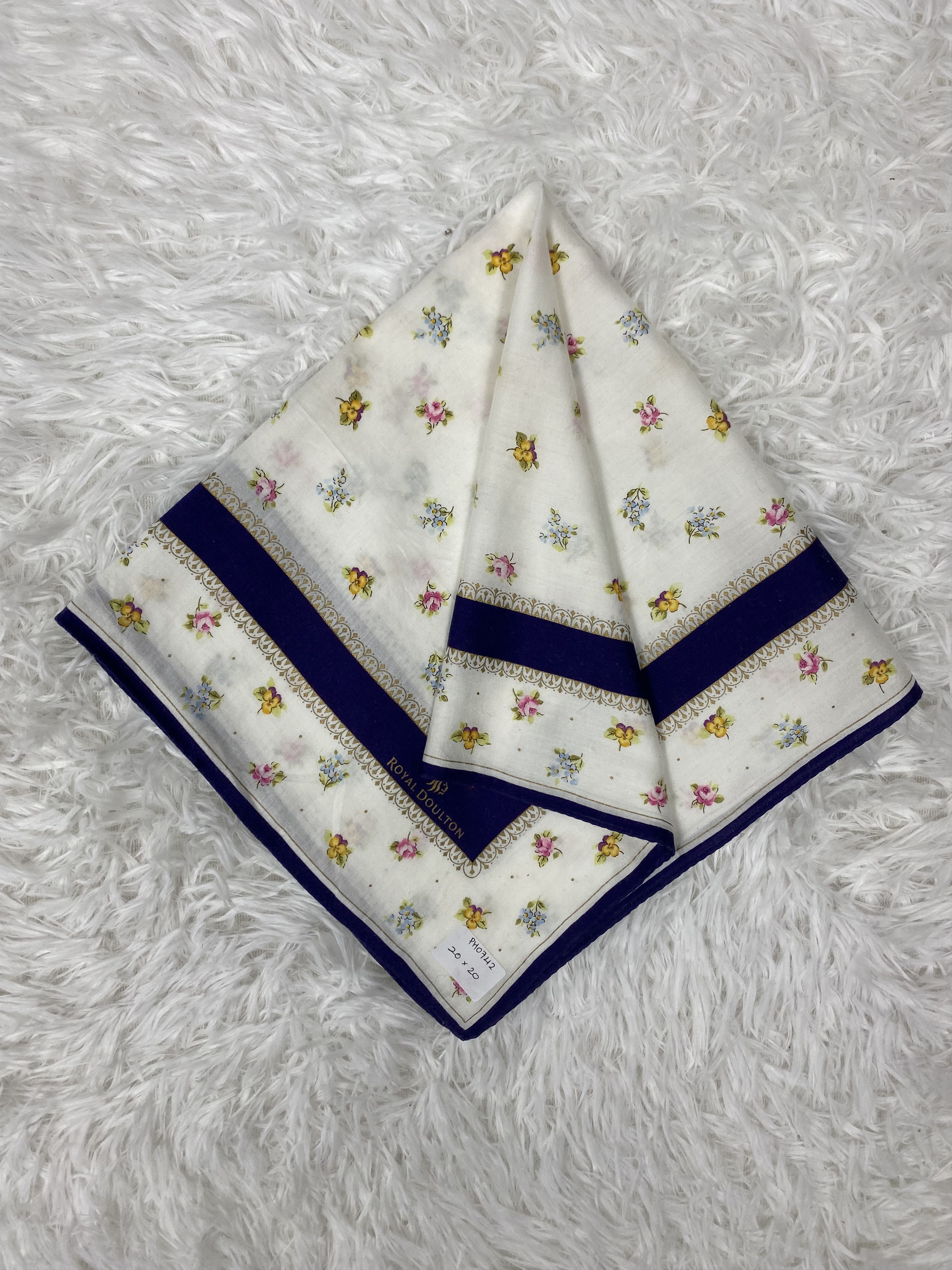 Designer × Vintage Vintage Royal Doulton Handkerchief Neckerchief PH0742 Size ONE SIZE - 1 Thumbnail