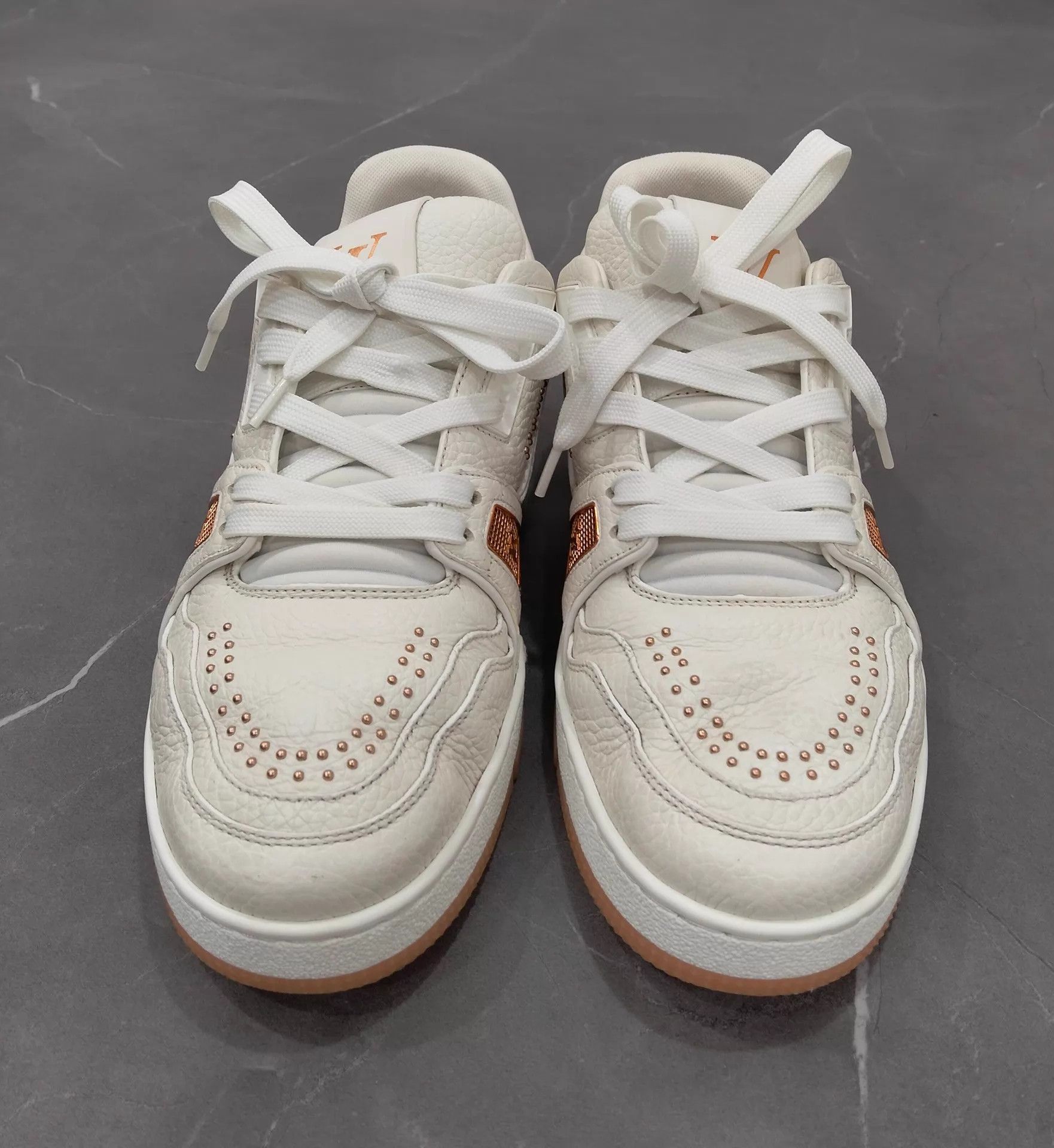 Louis Vuitton Louis Vuitton Trainer White Orange Rivets 39 (95 New) Size US 8.5 / EU 41-42 - 4 Thumbnail
