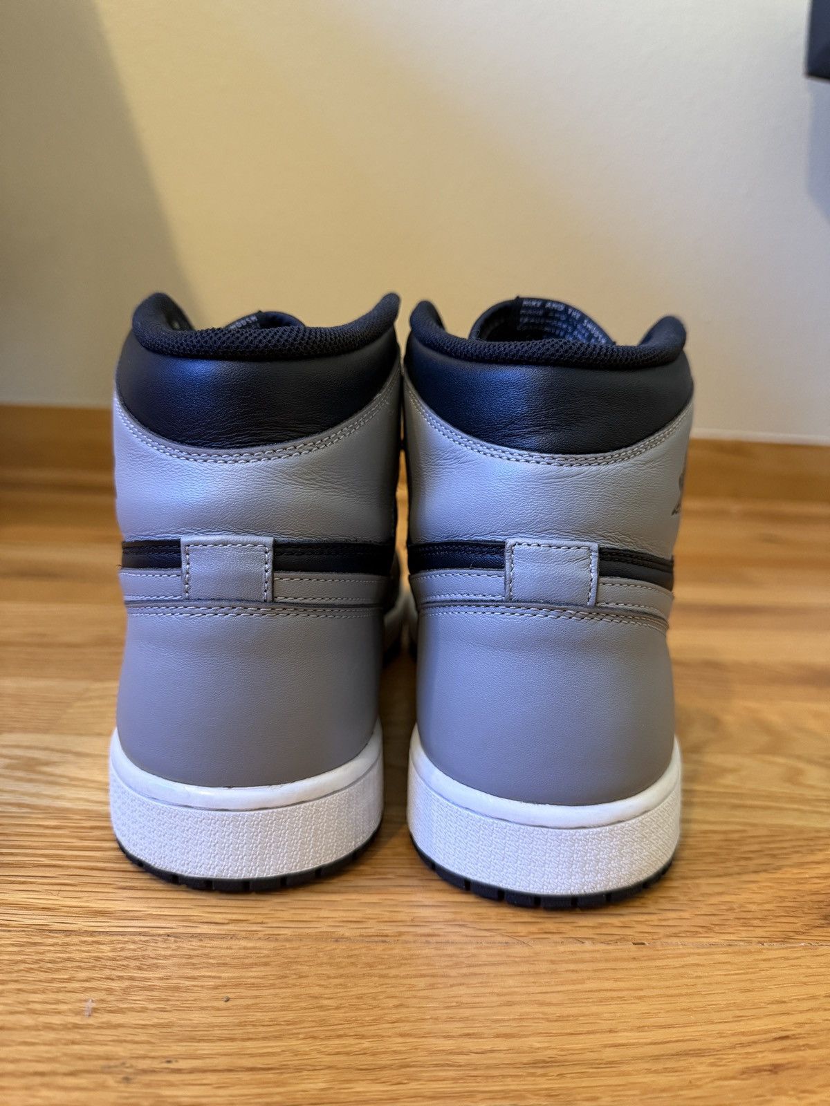 Jordan Brand × Nike Jordan 1 Retro High OG Shadow (2013 Release) Size US 13 / EU 46 - 6 Thumbnail