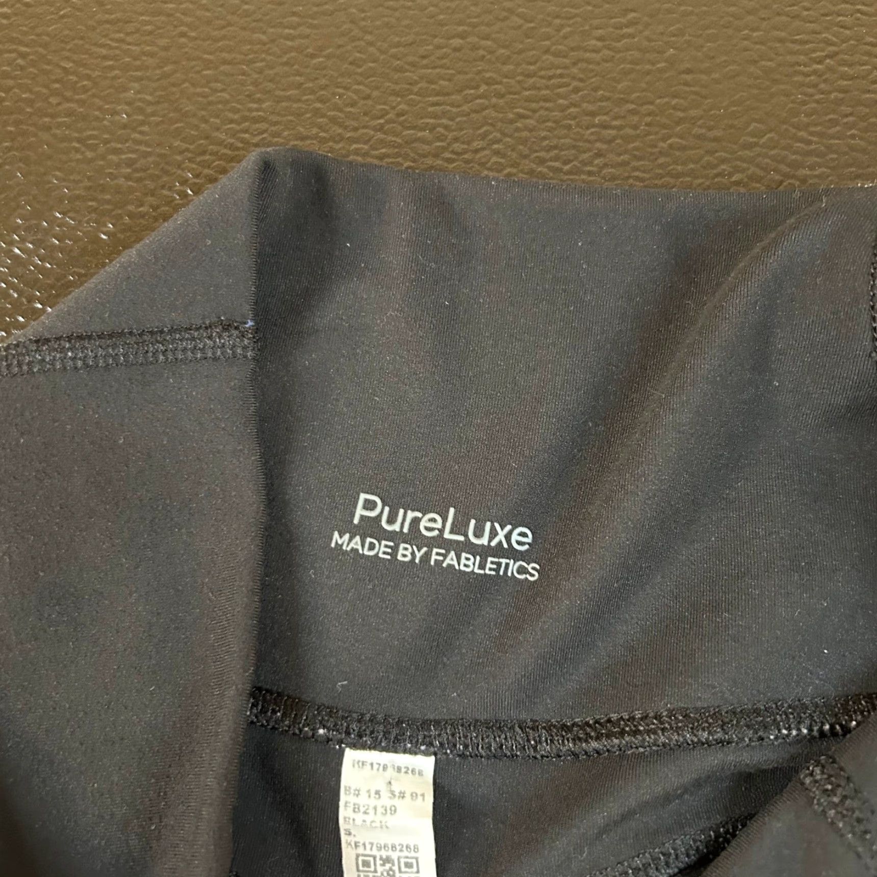 Fabletics VINTAGE Fabletics PureLuxe Black High Waisted Leggings Athletic Womens Small 25x23" Size 28" / US 6 / IT 42 - 2 Thumbnail
