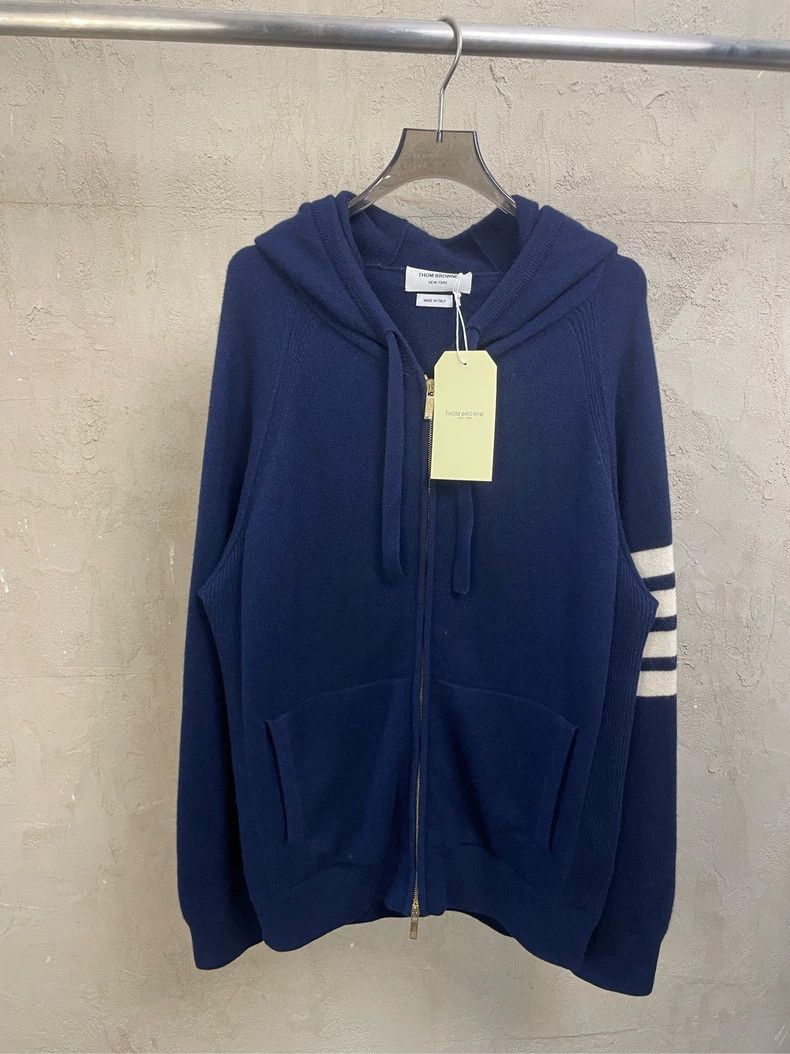 Thom Browne Thom browne Dark blue four-striped pure cashmere zipper jac Size US XL / EU 56 / 4 - 1 Thumbnail