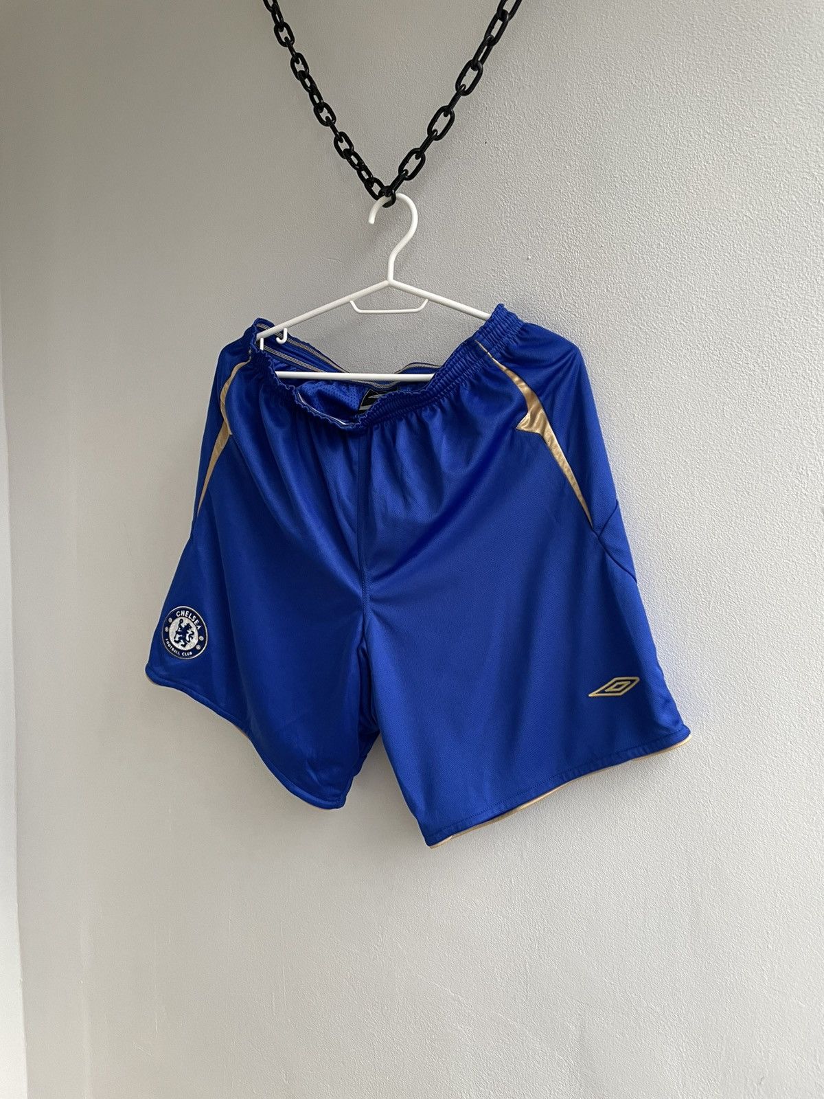 Umbro Chelsea 2005 2006 Home Shorts Football Soccer Umbro Size US 34 / EU 50 - 2 Thumbnail