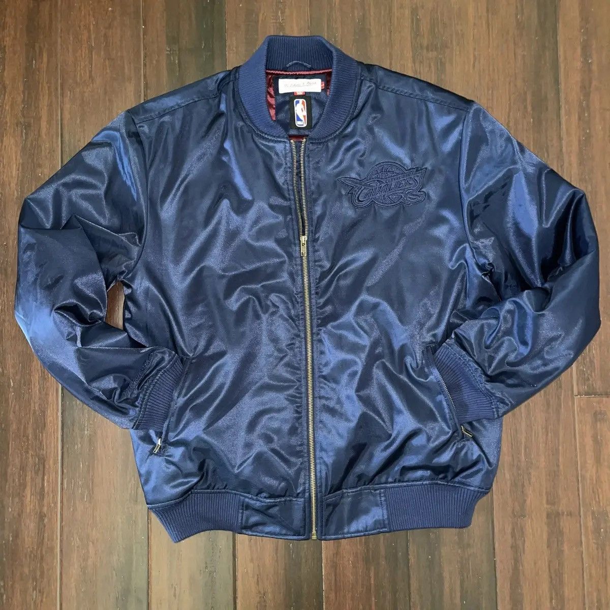 Mitchell & Ness Mitchell & Ness CLE Cavaliers rare sample navy bomber jacket Size US L / EU 52-54 / 3 - 1 Thumbnail