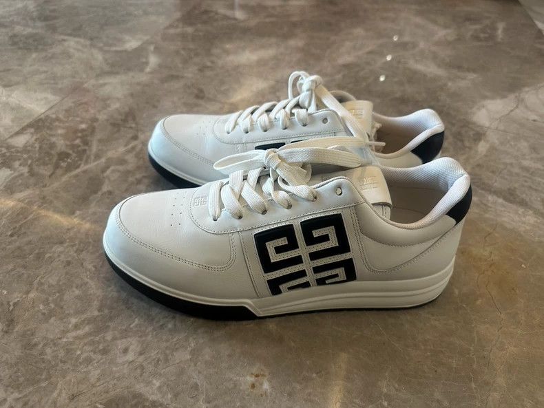 Givenchy Givenchy G4 Leather Low-Top Laced Fashion Sneakers, Men's Size US 10 / EU 43 - 1 Thumbnail