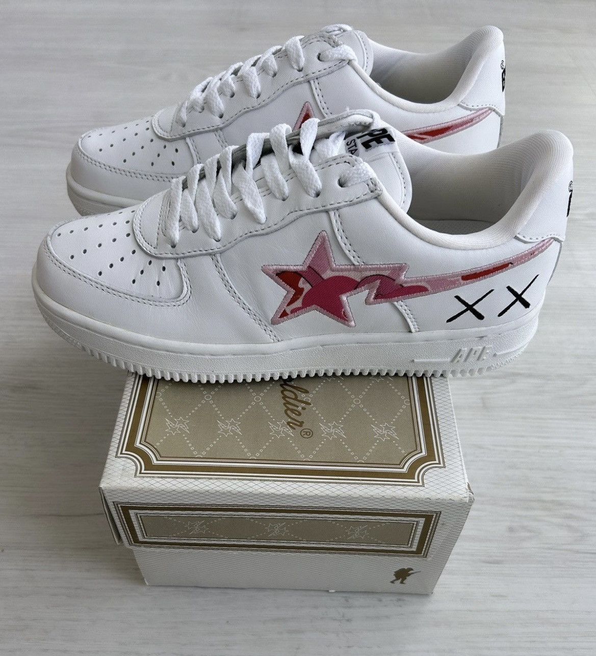 BAPE KAWS APESTA　べイプ　スニーカー　コンバース　カウズ　レア BAPE KAWS APESTA べイプ スニーカー コンバース カウズ レア