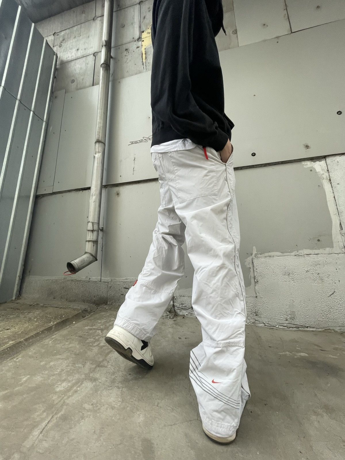 Nike × Vintage Vintage Nike track pants triple swoosh Size US 34 / EU 50 - 2 Thumbnail