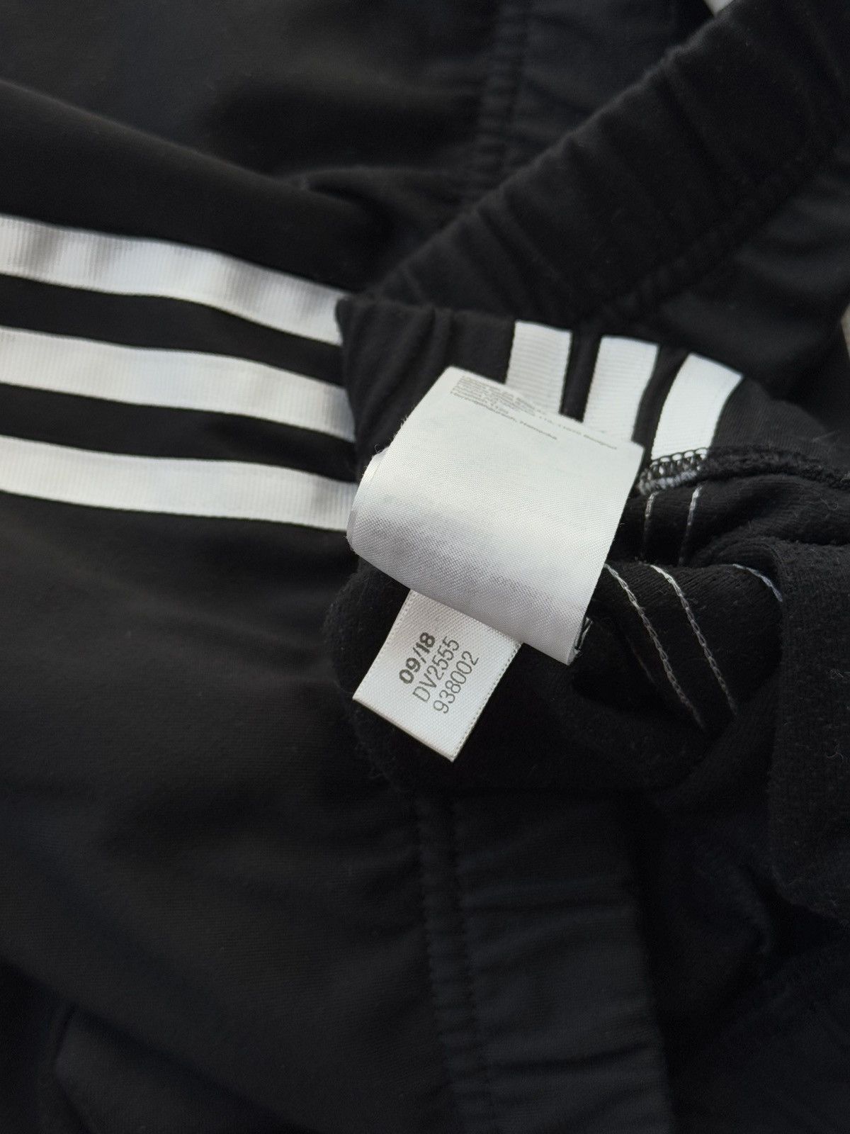 Vintage Vintage Y2K Adidas Pinterest Mini Shorts Streetwear 90s Size US 32 / EU 48 - 14 Thumbnail