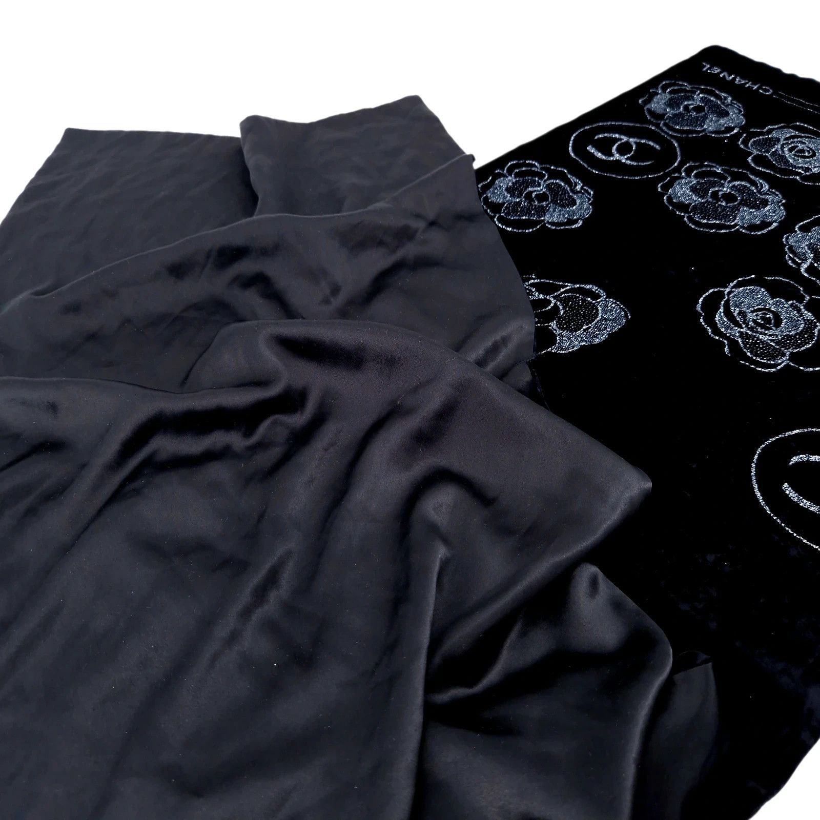 Chanel Chanel Velvet Silk CC Camelia Scarf Size ONE SIZE - 6 Thumbnail