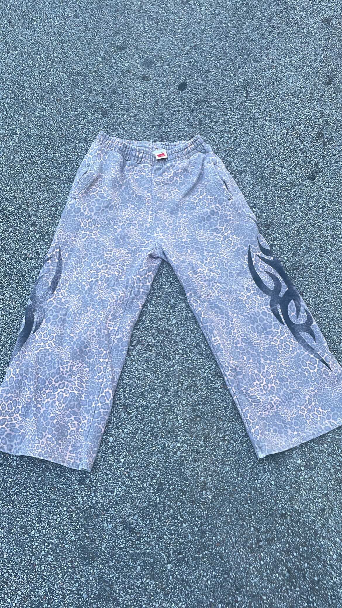 Other End Days “Cheetah print Sweats” Size US 33 - 3 Thumbnail