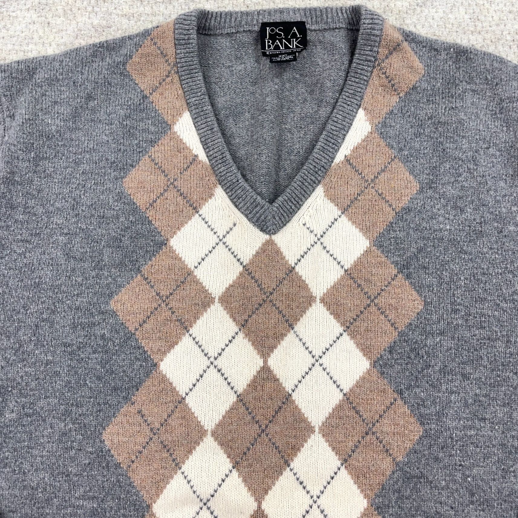 Jos. A. Bank Jos A Bank Sweater Men 2XL XXL Gray Lambs Wool V Neck Pullover Grandpa Diamond Size US XXL / EU 58 / 5 - 4 Thumbnail