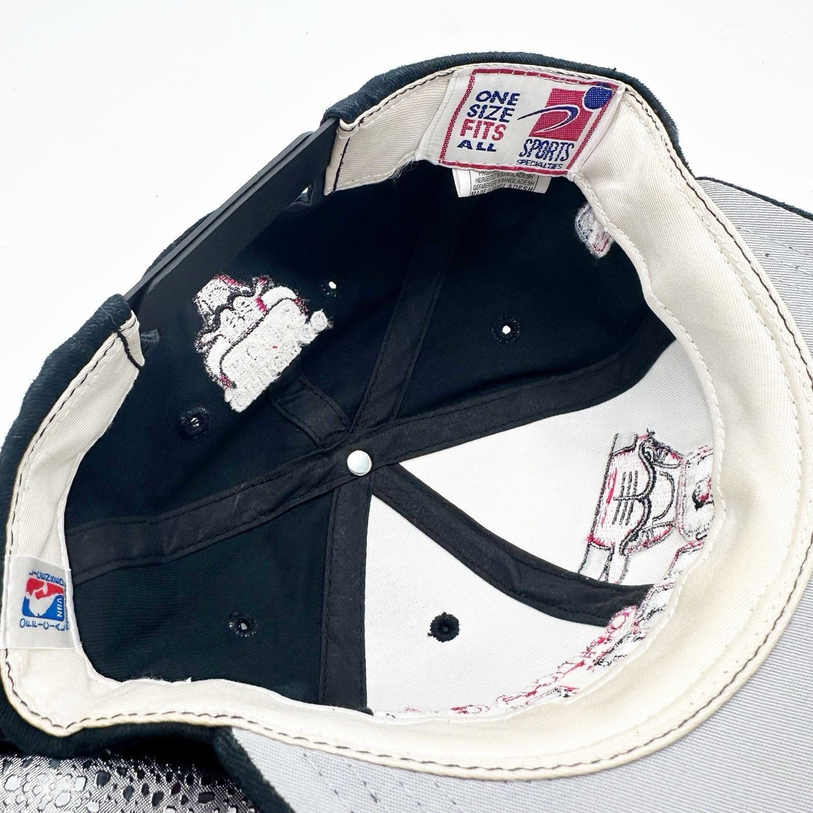 Sports Specialties Vintage 1997 Chicago Bulls Hat Snapback Sports Specialties Size ONE SIZE - 8 Thumbnail
