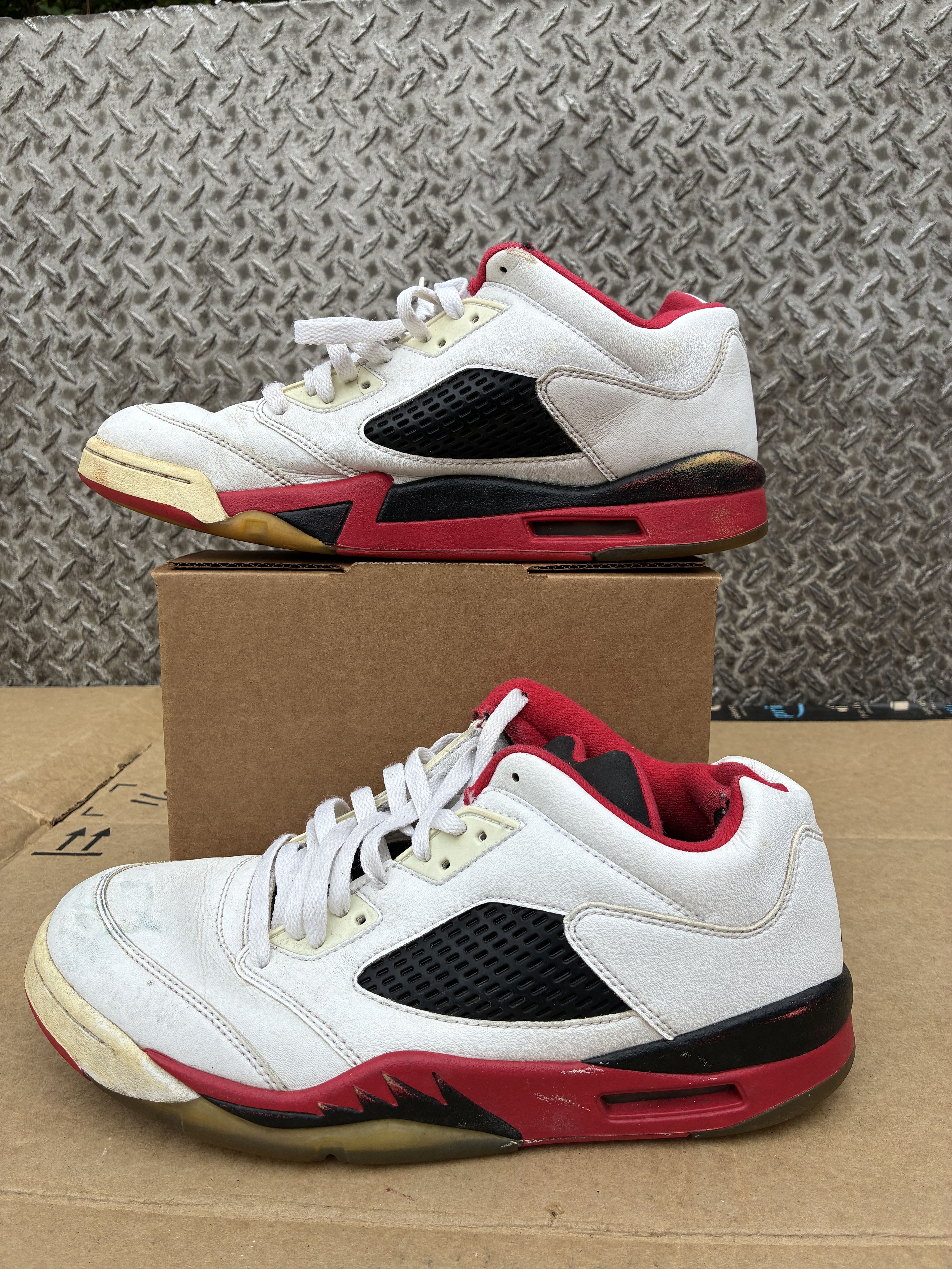 Jordan Brand Nike Air Jordan 5 Retro Low Fire Red 2016 Men's Size 10.5 Size US 10.5 / EU 43-44 - 2 Thumbnail