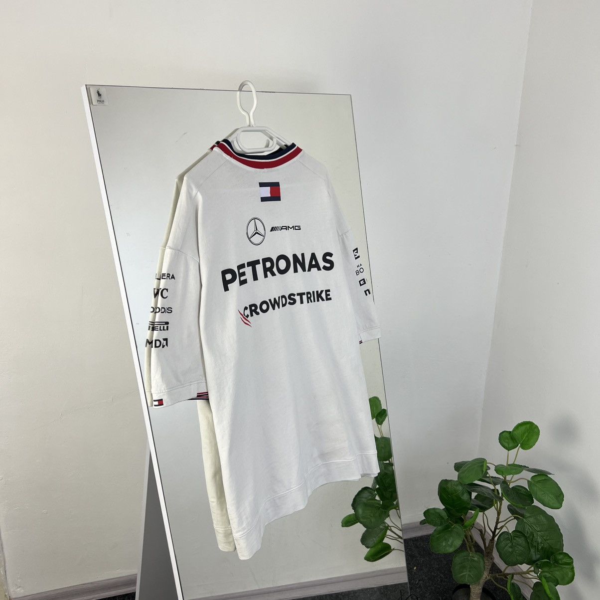 Mercedes-Benz Mercedes-Benz AMG Tommy Himfiger Big Logo Racing T-Shirt Size US XL / EU 56 / 4 - 1 Thumbnail