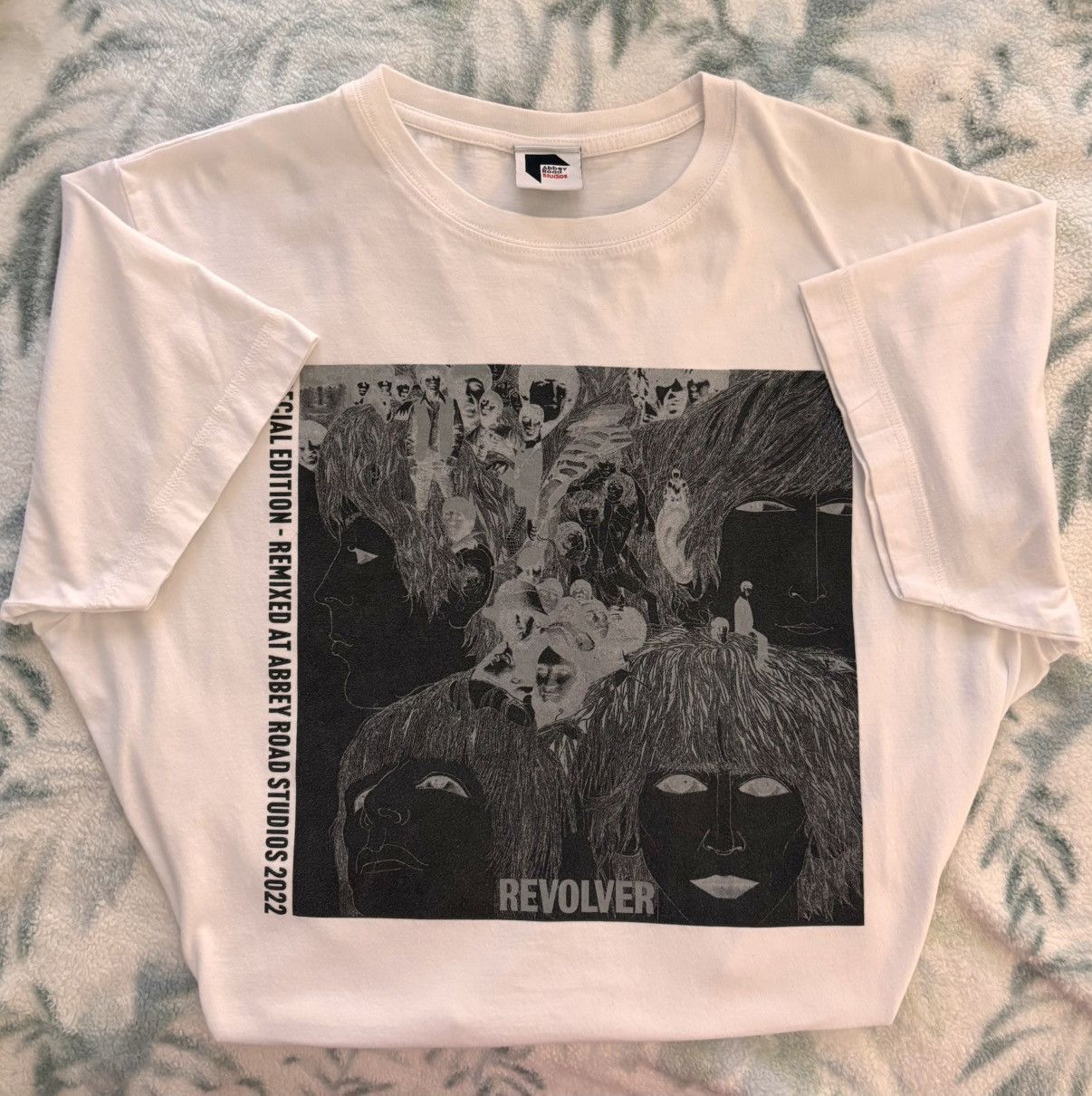 Band Tees Beatles Revolver 2022 Special Edition T-Shirt XL Size US XL / EU 56 / 4 - 13 Thumbnail