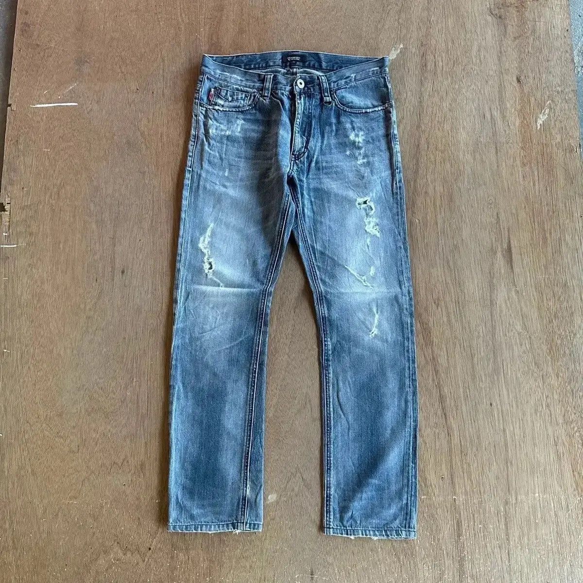 Black Label BURBERRY BLACK LABEL JEANS DISTRESSED DENIM RIPPED PANTS W31 Size US 31 - 1 Thumbnail