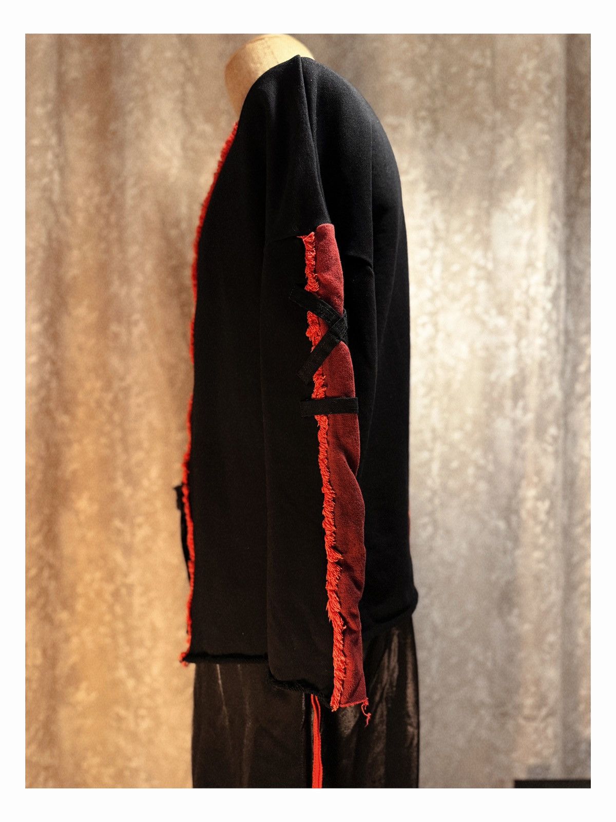 Other Unisex Streetwear Long Sleeve – Red & Black Velvet Patch Size L / US 10 / IT 46 - 4 Thumbnail