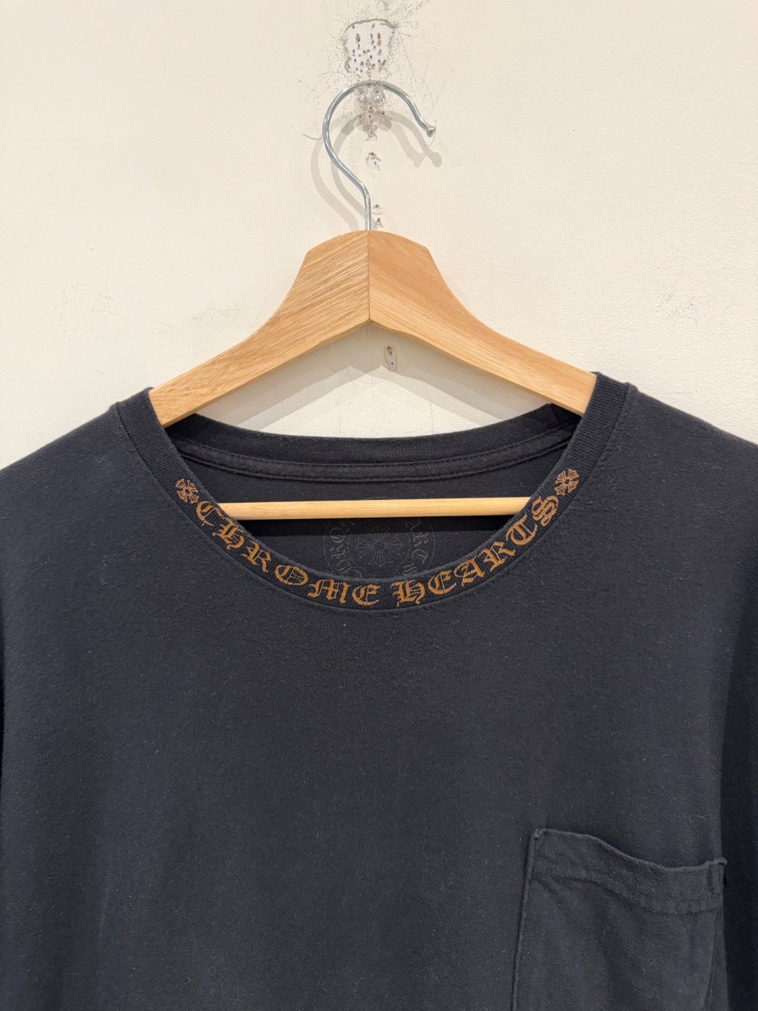 Chrome Hearts Chrome Hearts Collar Print T-shirt Black/Brown Size US XXL / EU 58 / 5 - 2 Thumbnail