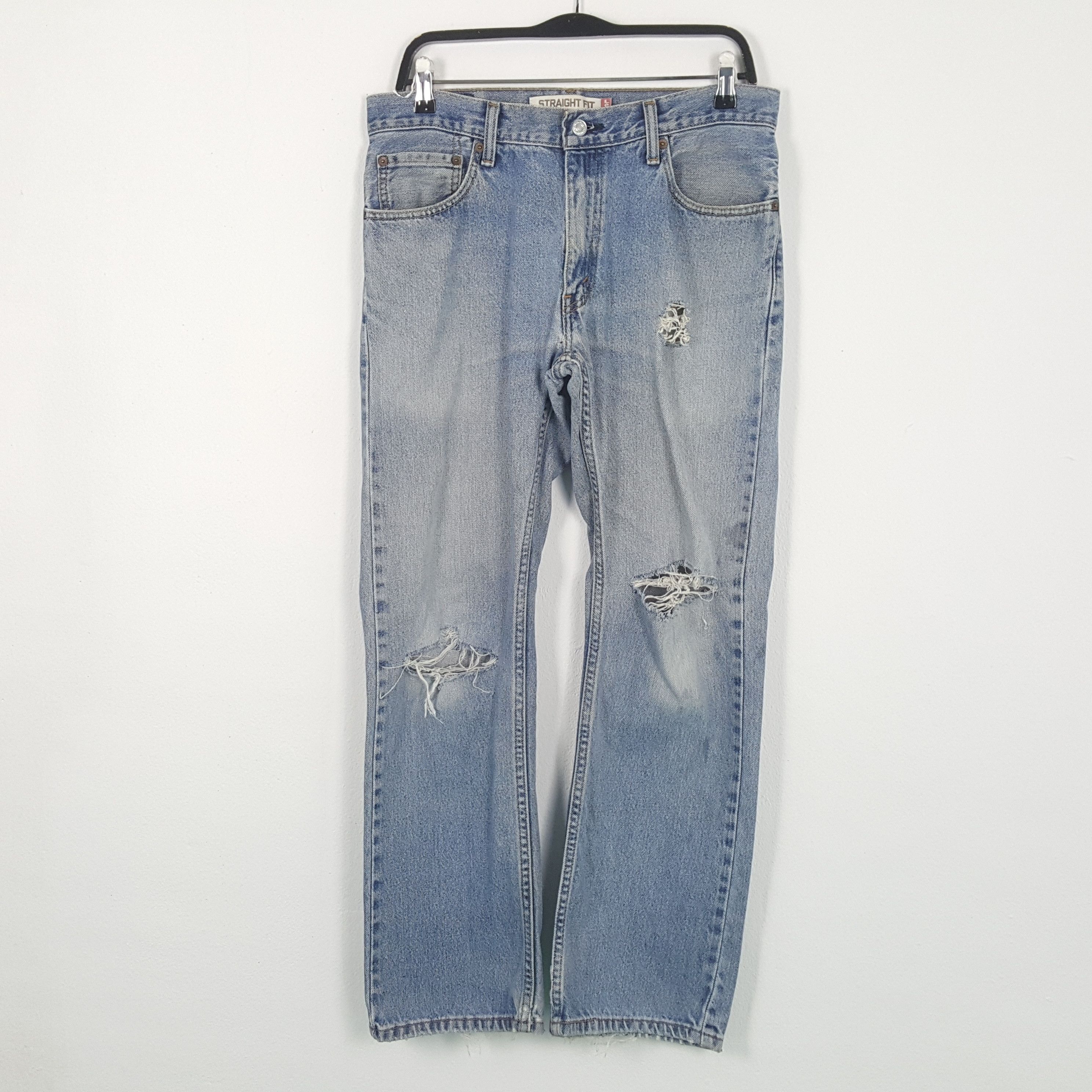 Levi's Straight Fit Distressed Denim Daily Streetwear Style