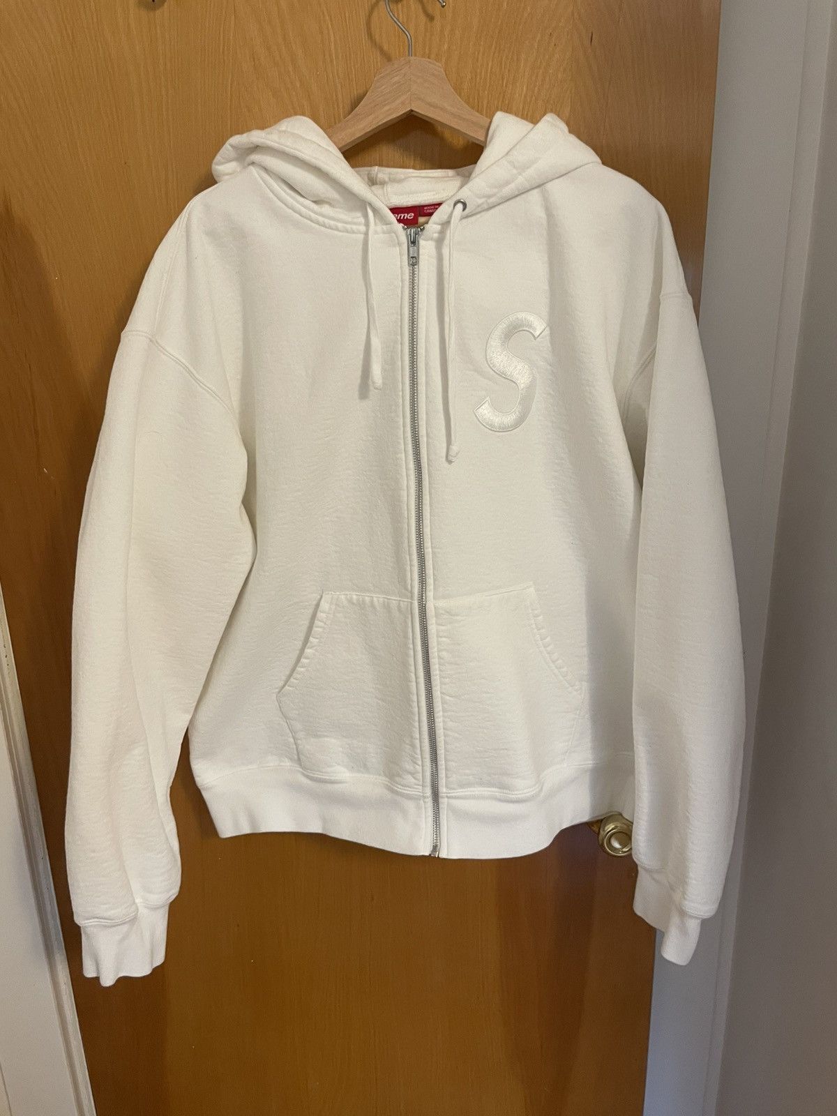 Supreme Supreme S Logo Zip Up XL White Size US XL / EU 56 / 4 - 1 Thumbnail