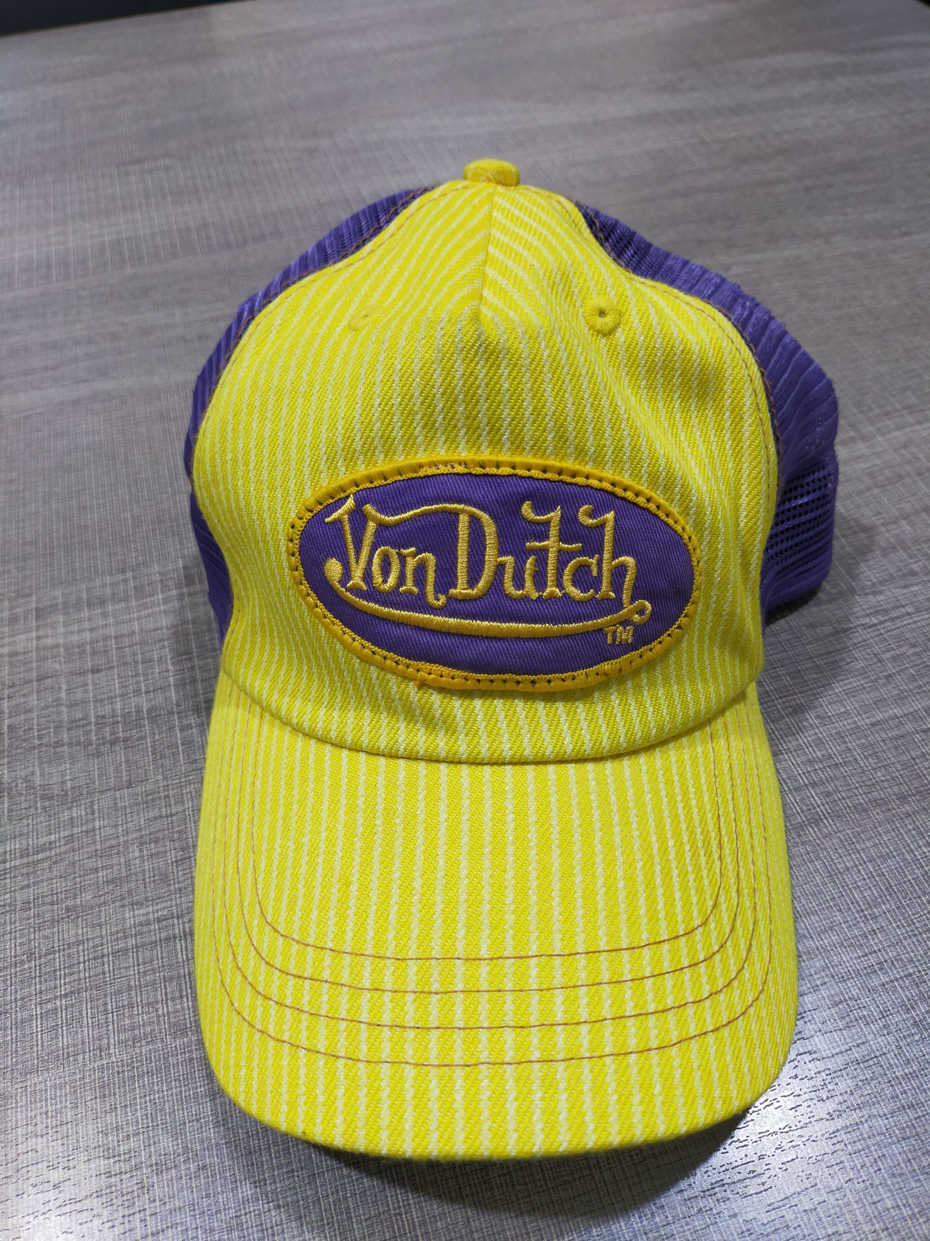 RARE 💗 VON DUTCH STRIPE TRUCKER HAT