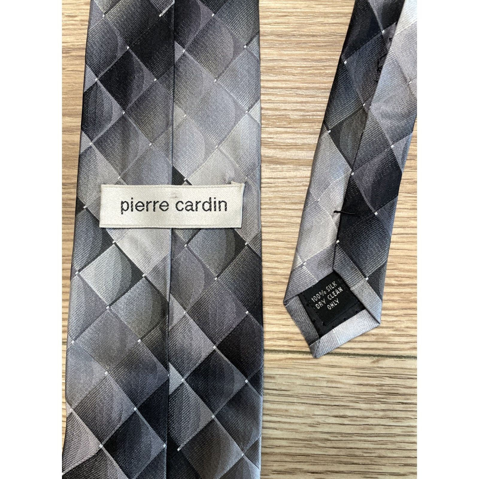 Pierre Cardin VINTAGE Pierre Cardin Men's Tie Silk Geometric Pattern Gray Black Neckwear Classic 57-60 inches Size ONE SIZE - 2 Thumbnail