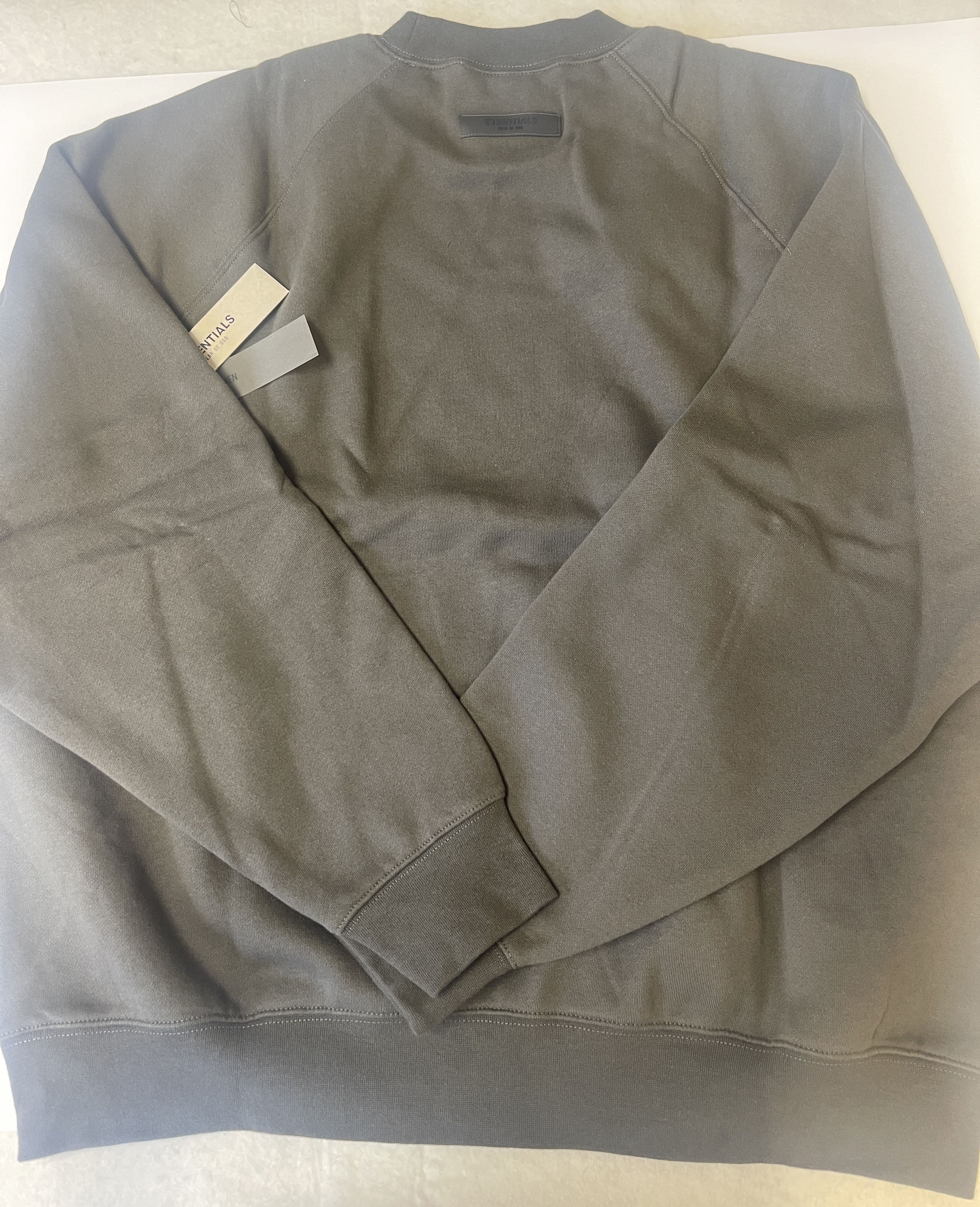 Essentials 🔥Fear of God Essentials Crewneck Off Black Sz (M) Size US M / EU 48-50 / 2 - 7 Thumbnail