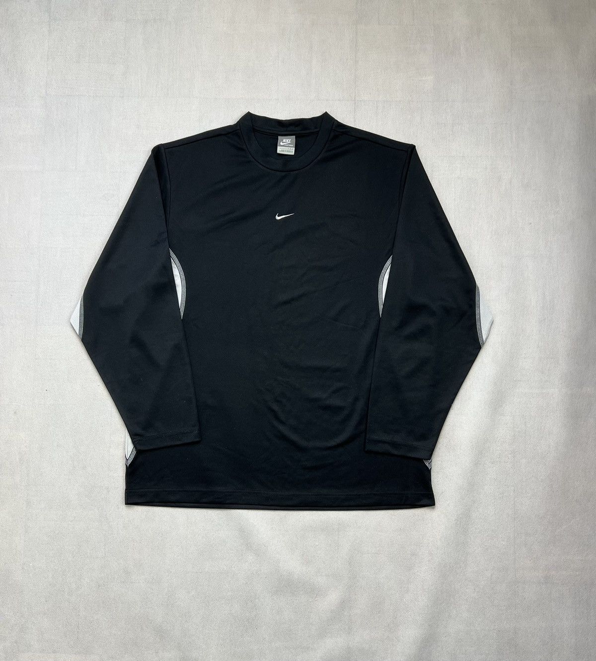 Nike × Vintage Sweatshirt / Longsleeve Nike Center Logo Vintage Size US L / EU 52-54 / 3 - 1 Thumbnail
