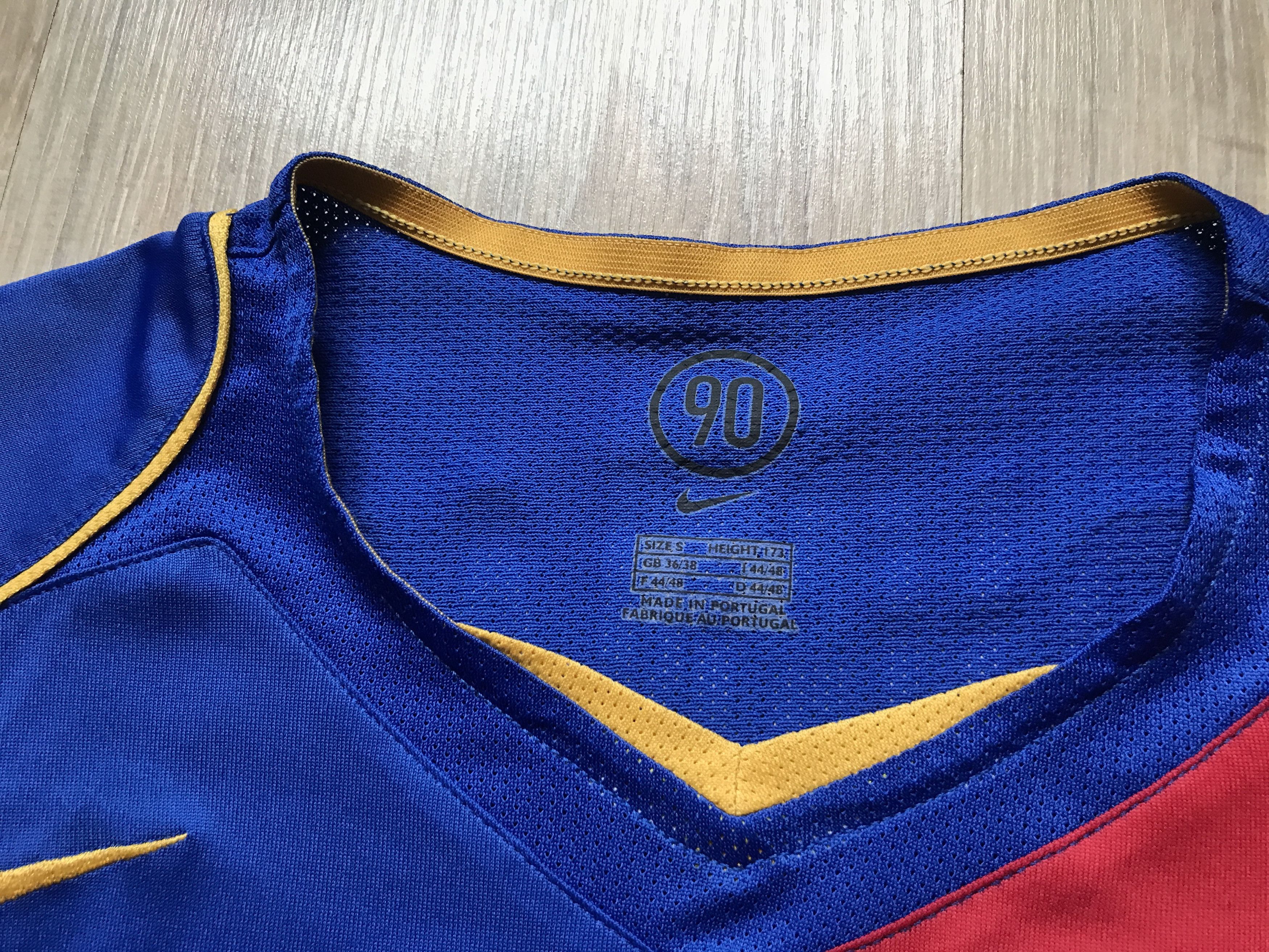 Nike × Vintage Vintage Nike Basel Home Shirt #9 Carignano 2004-2005 Size US S / EU 44-46 / 1 - 6 Thumbnail