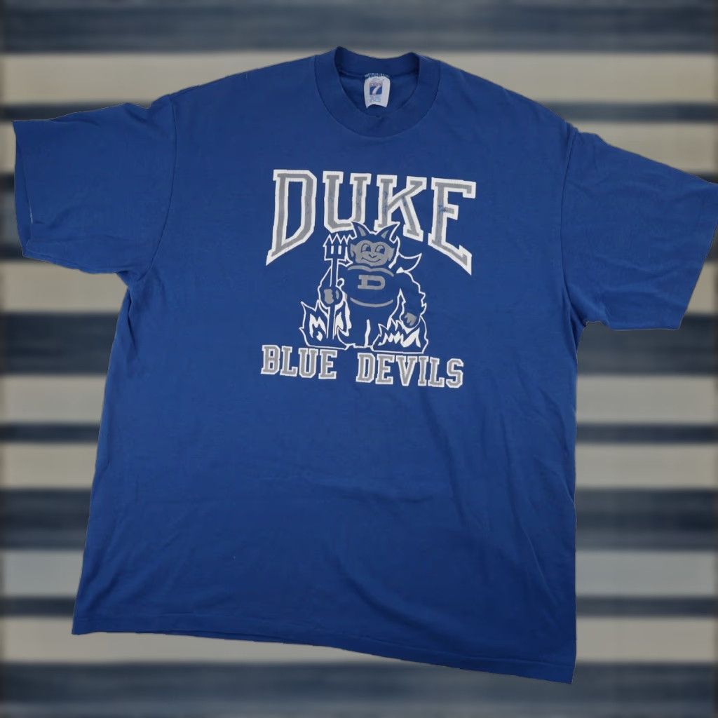 Vintage VINTAGE Duke College Blue Devils Mens XL Graphic T Shirt Blue Size US XL / EU 56 / 4 - 1 Thumbnail
