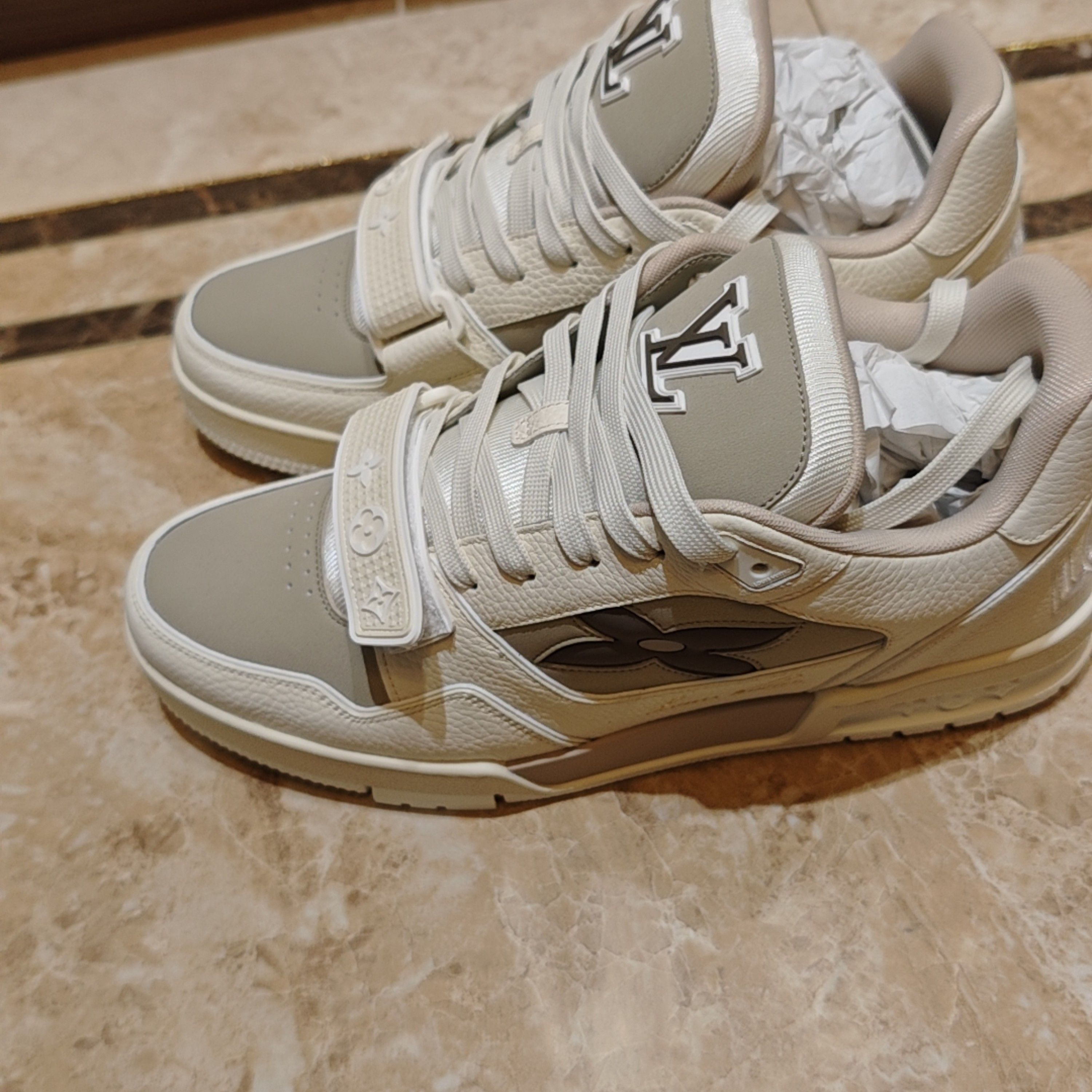 Louis Vuitton Louis Vuitton Beige Trainers Size US 9 / EU 42 Size US 9 / EU 42 - 1 Thumbnail