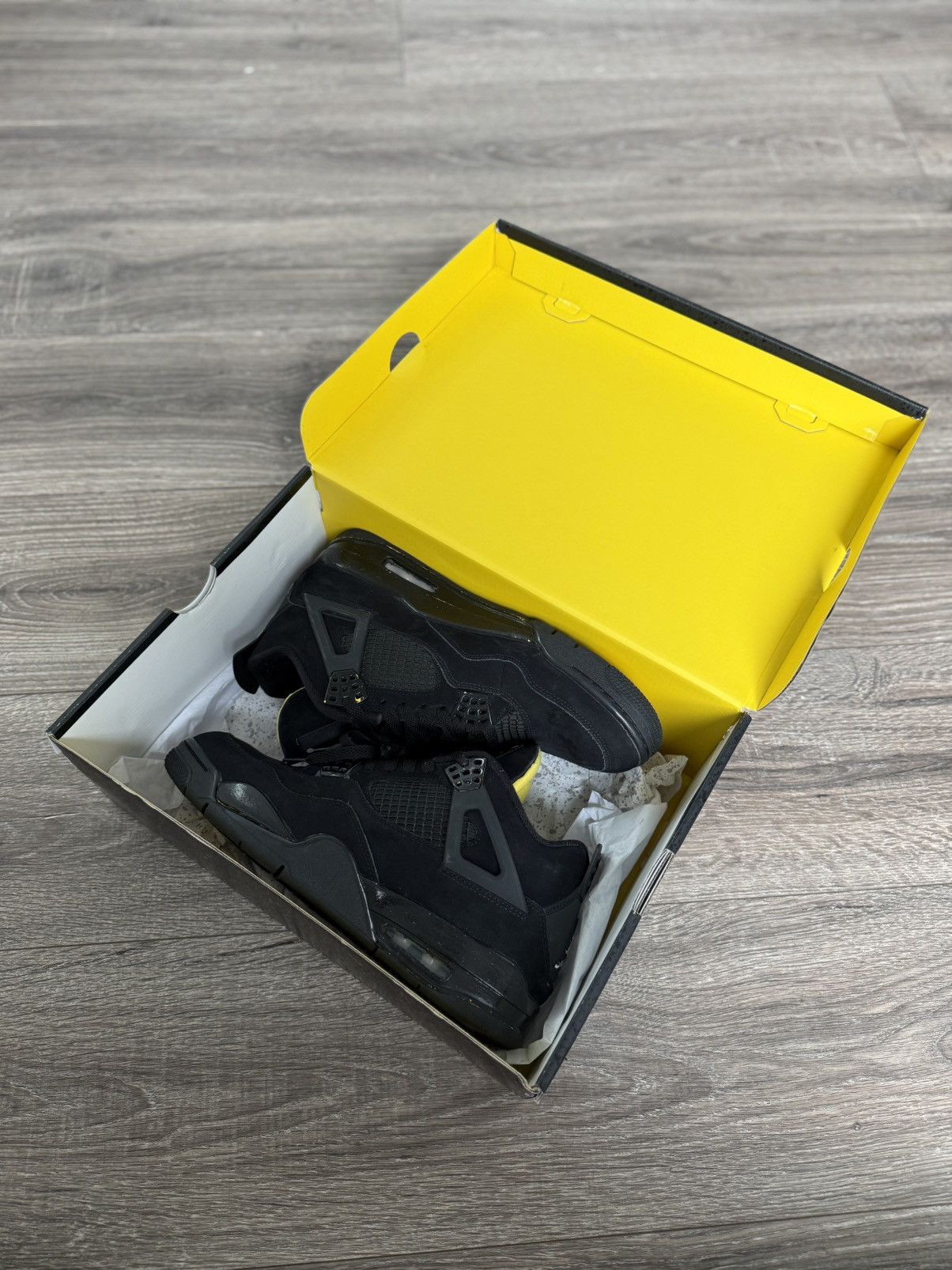 Jordan Brand Jordan 4 Thunder 2023 Size US 9.5 / EU 42-43 - 9 Thumbnail
