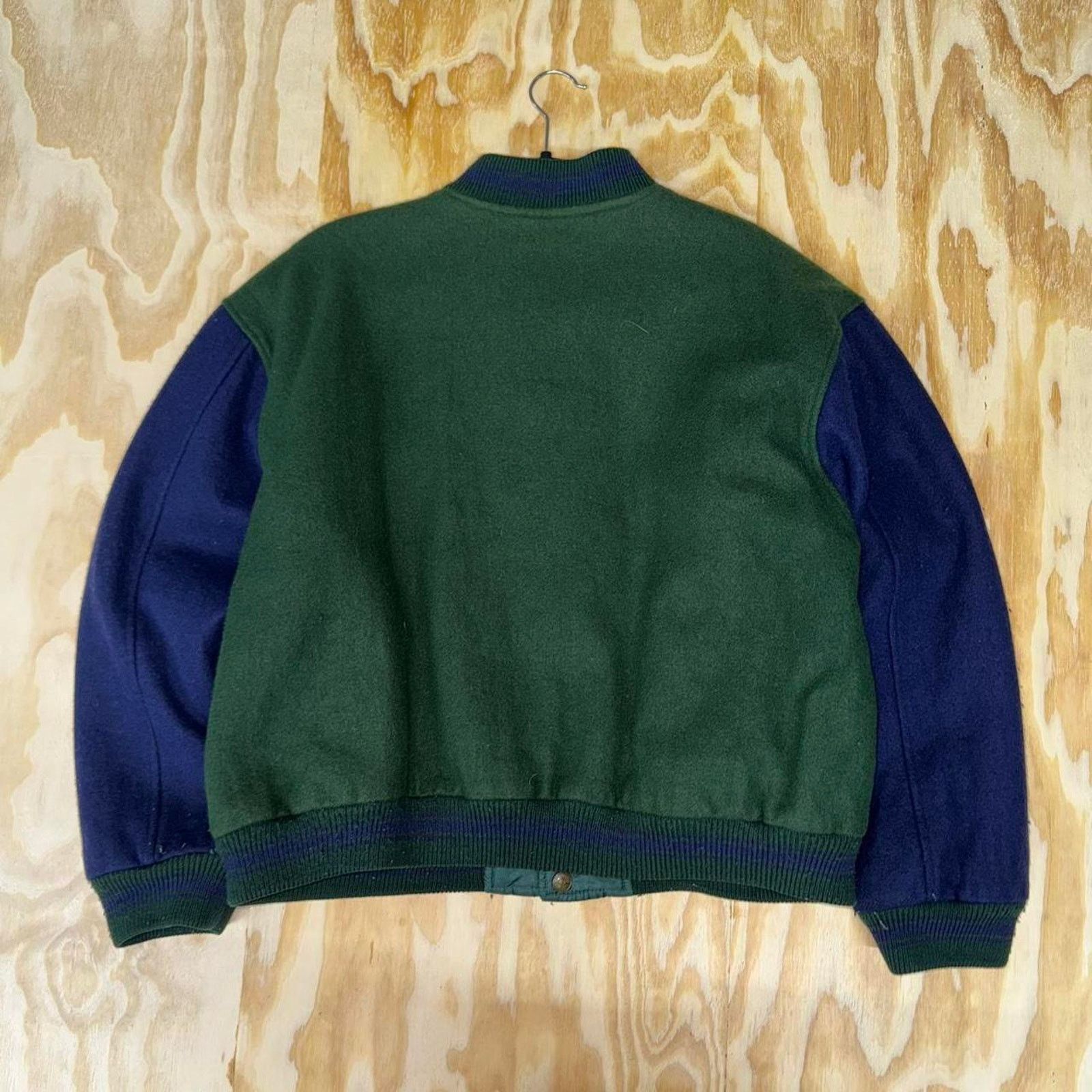 Vintage Vintage y2k essential C crest logo embroidered bomber jacket Size US L / EU 52-54 / 3 - 2 Thumbnail