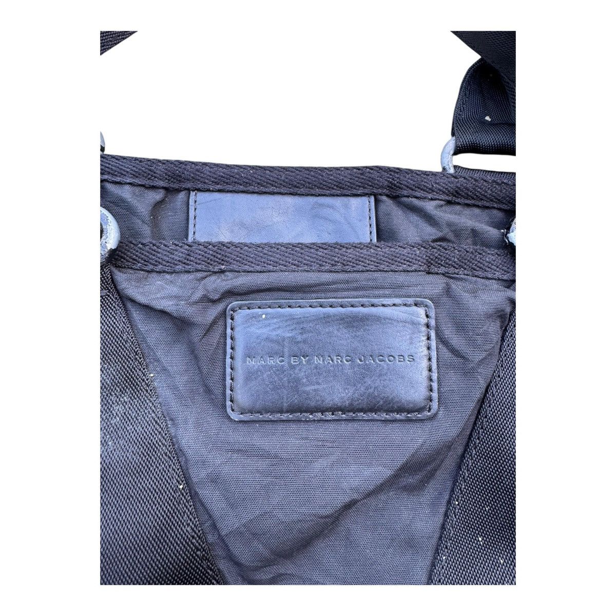Marc Jacobs Fall 2011 Marc Jacob Tote Bag Printed Logo Black Size ONE SIZE - 5 Thumbnail