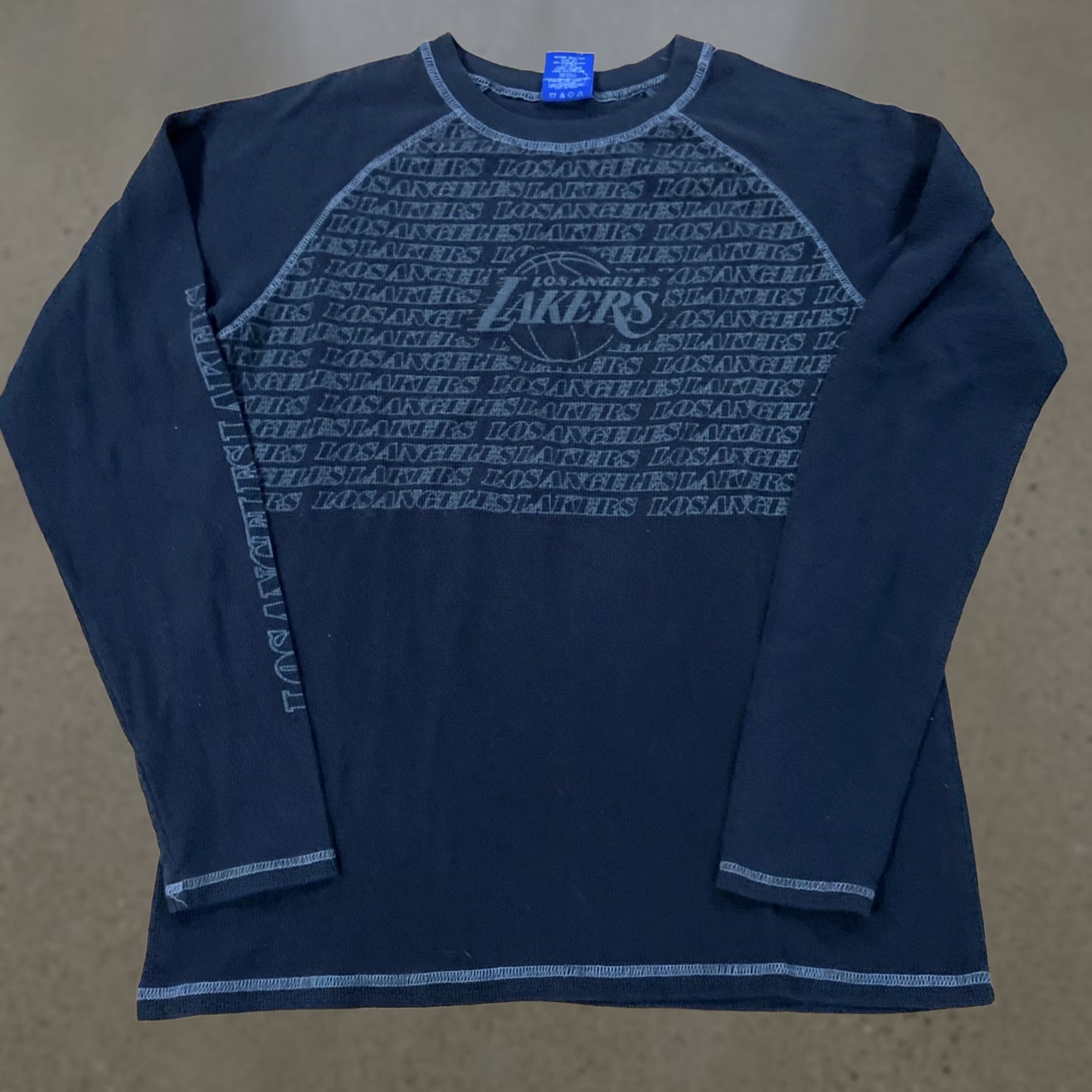 Vintage UNK Los Angeles Lakers Long Sleeve Thermal Shirt Graphic Print Size Large Black Mens T-Shirt Size US L / EU 52-54 / 3 - 1 Thumbnail