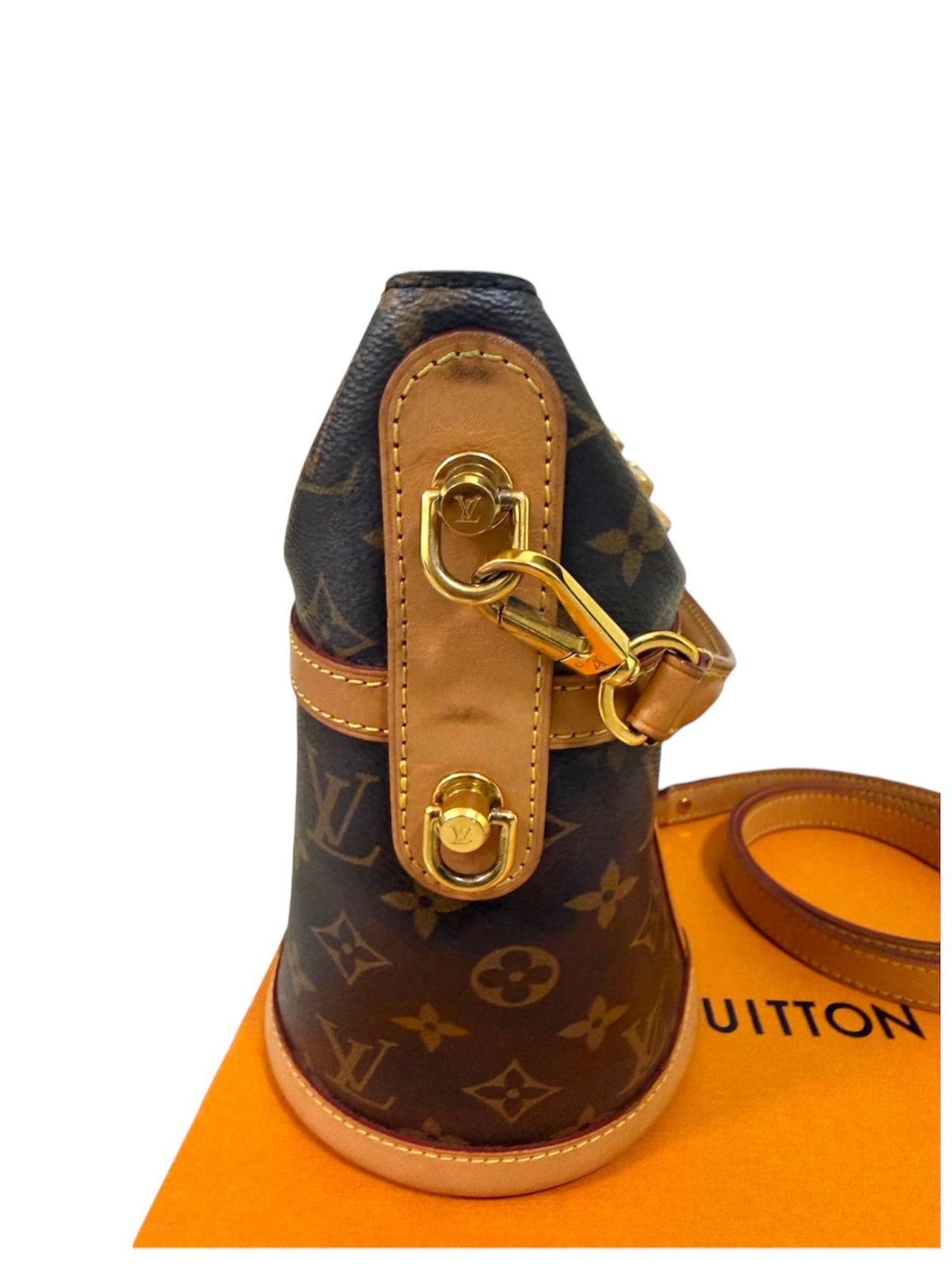 Louis Vuitton Louis Vuitton Monogram Bucket Duffle handbag Year 2022 Size ONE SIZE - 4 Thumbnail