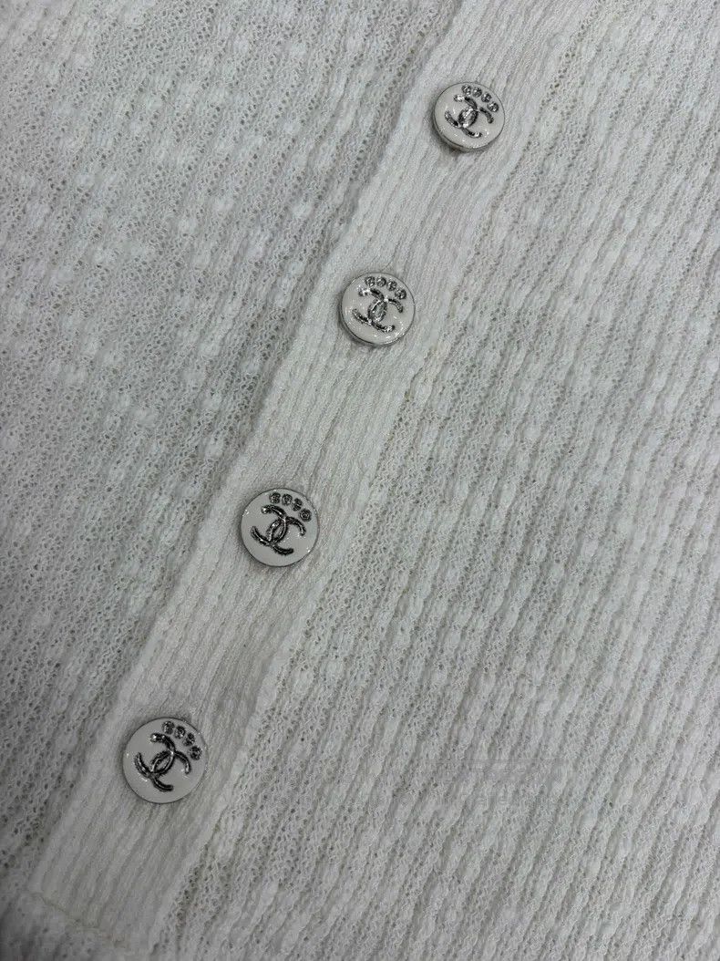 Chanel Chanel 25M cocobeach Chanel white round-neck button knitte Size XXS / US 00 / IT 34 - 3 Thumbnail