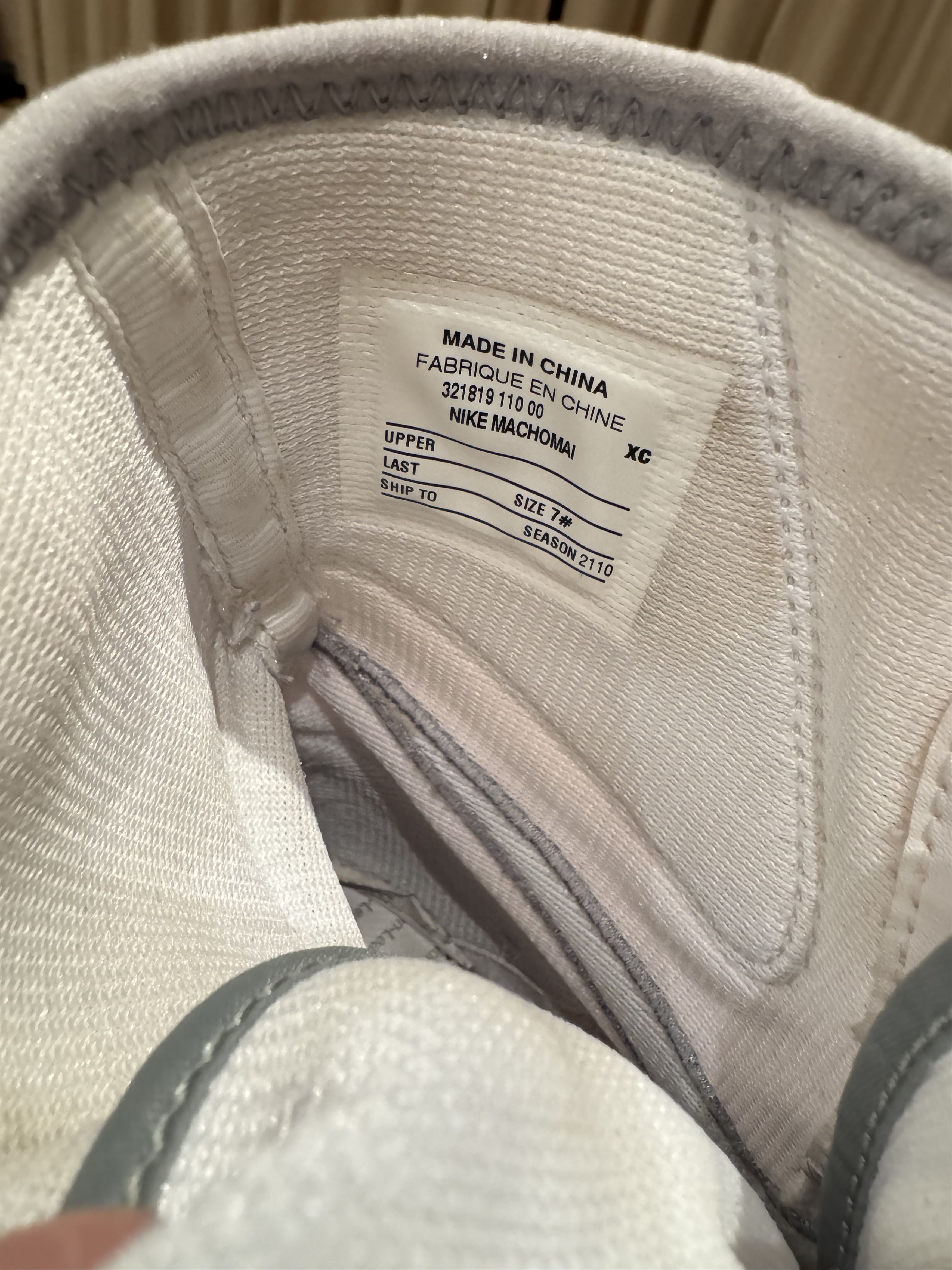 Nike NIKE MACHOMAI Size US 7 / EU 40 - 4 Thumbnail