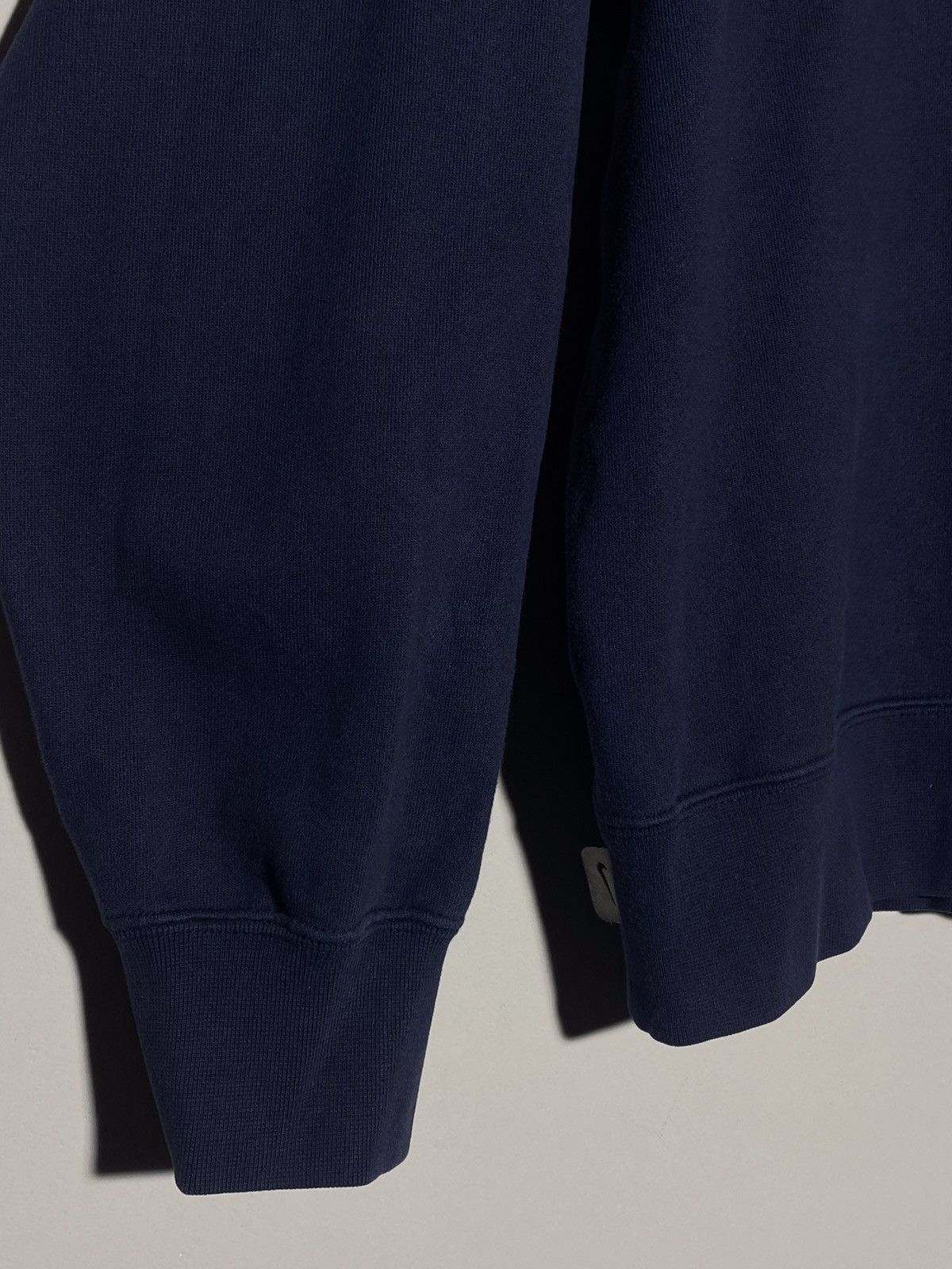Nike 🔥 Vintage Nike Y2k Swoosh Logo Boxy Sweatshirt Navy Blue Size US M / EU 48-50 / 2 - 6 Thumbnail