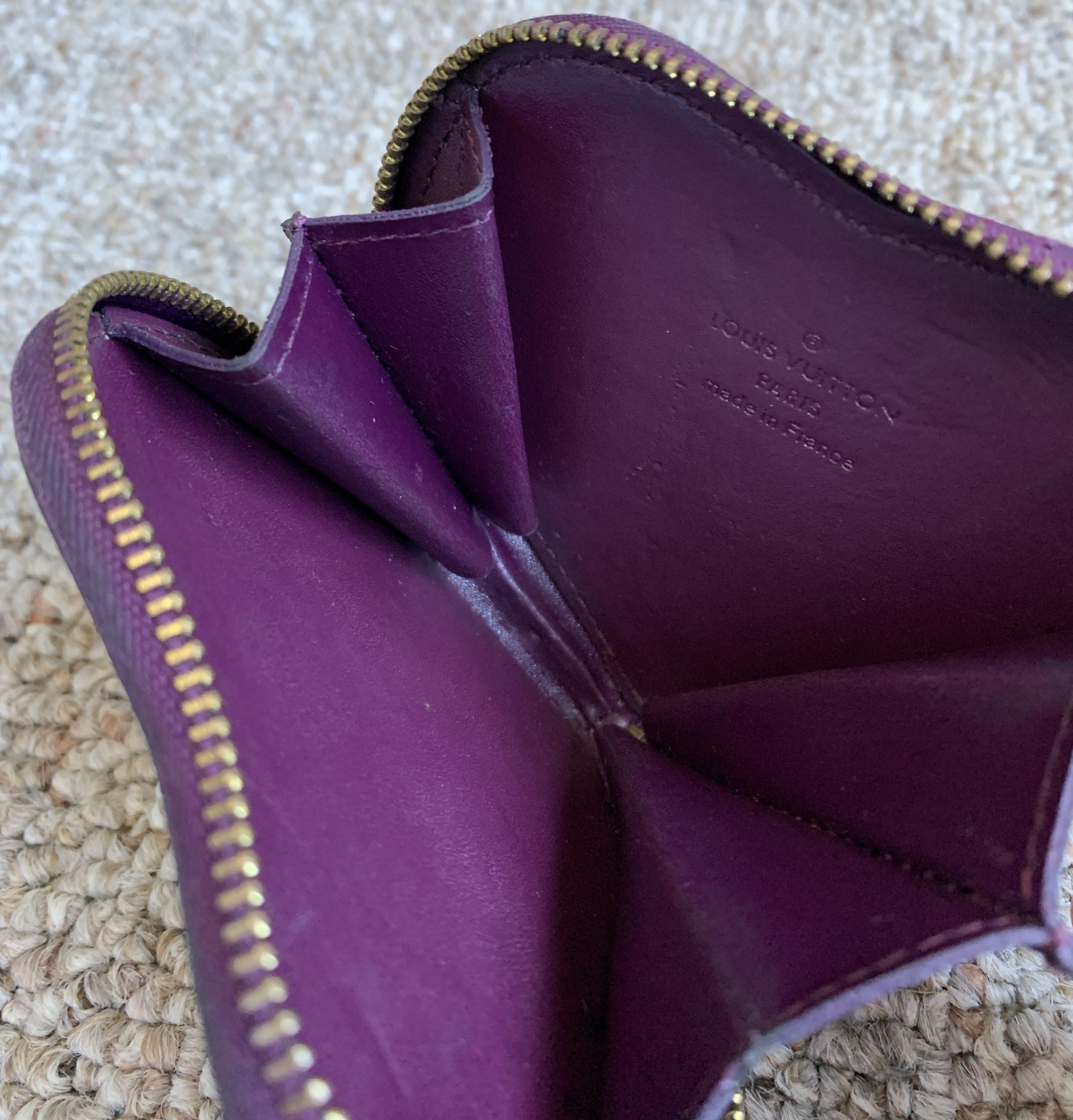 Louis Vuitton Louis Vuitton Vernis Patent Leather Monogram Heart Pouch Size ONE SIZE - 6 Thumbnail