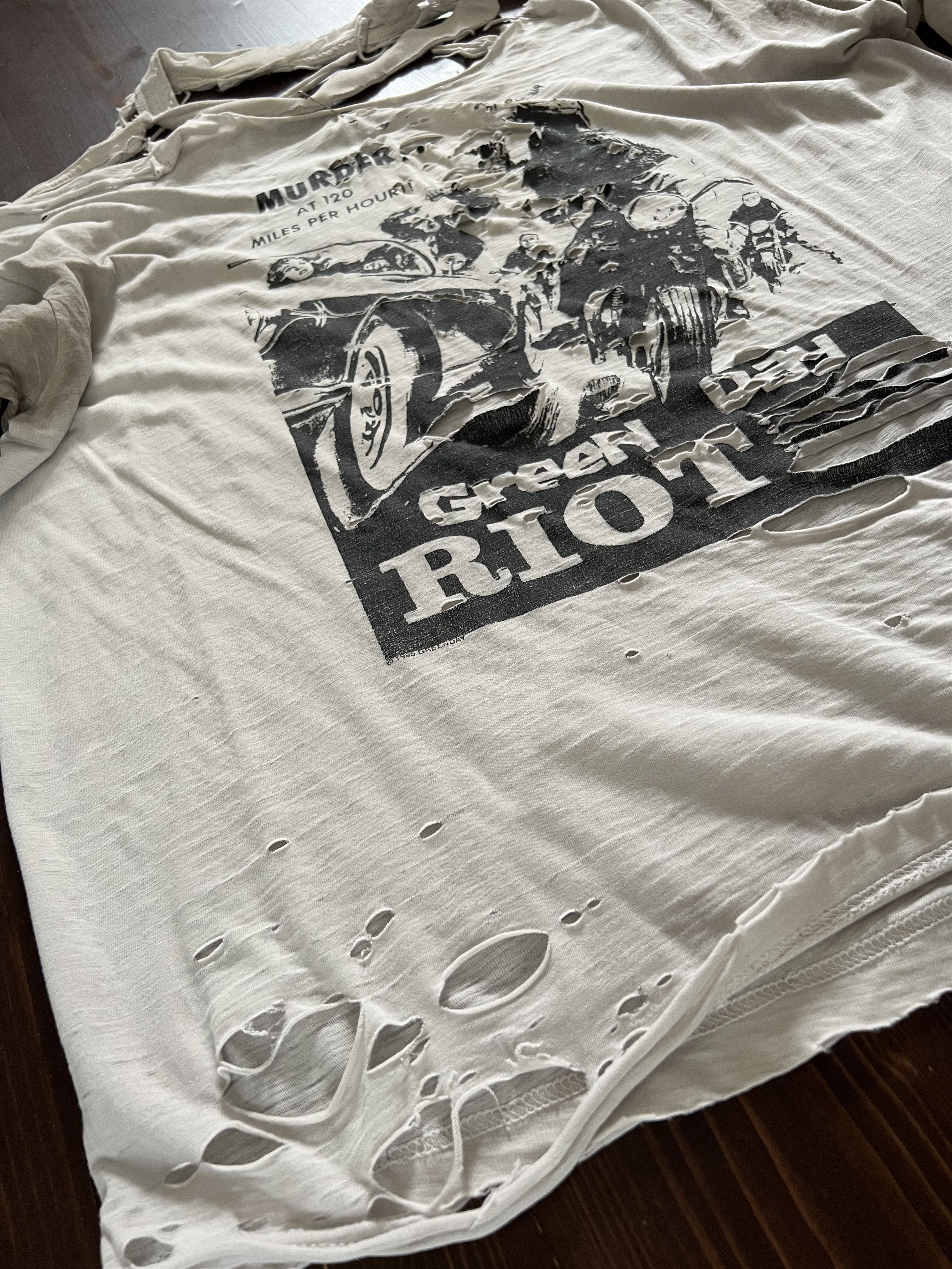 Band Tees Vintage Distressed Thrashed Green Day Riot Shirt Size US L / EU 52-54 / 3 - 2 Thumbnail