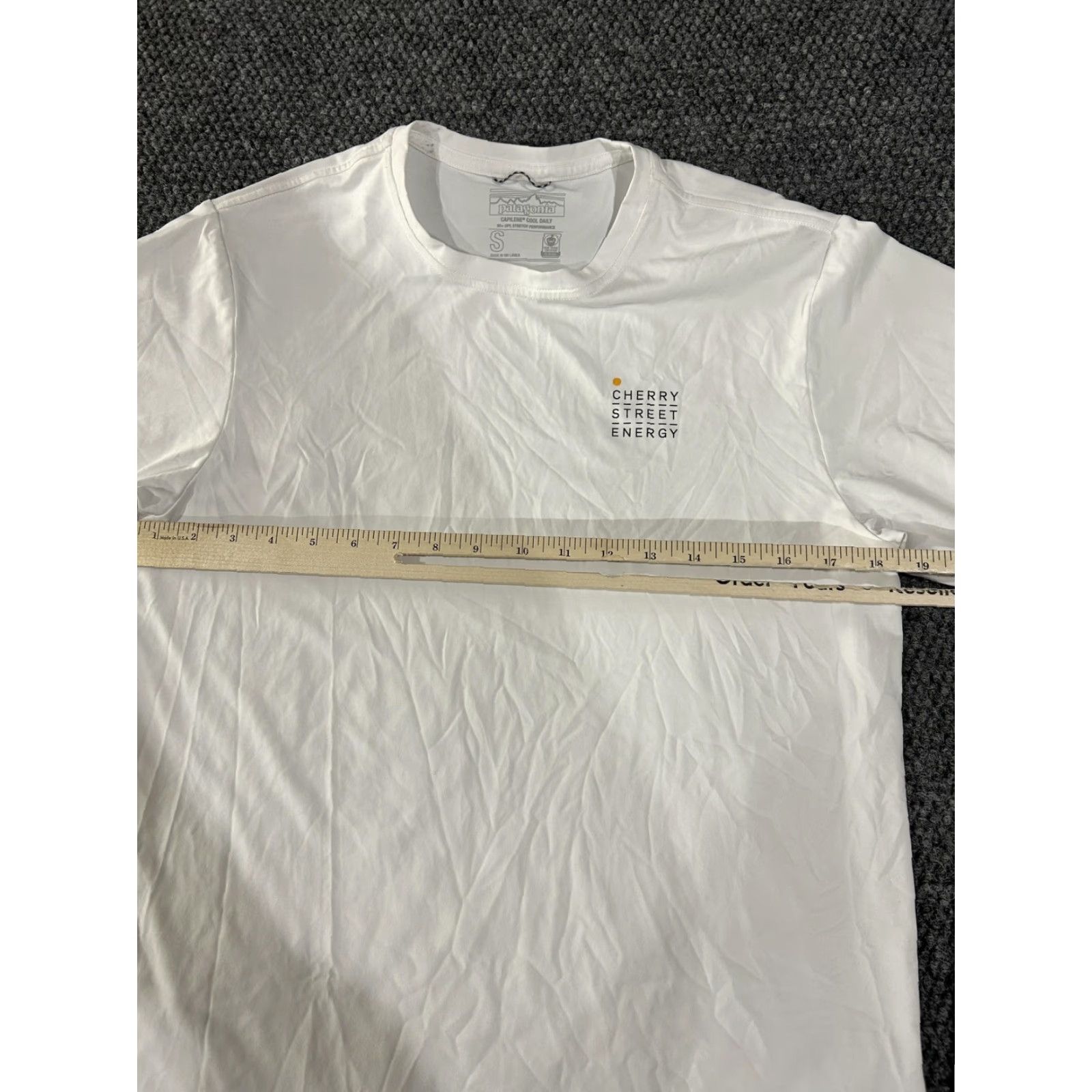 Patagonia Patagonia Shirt Mens Small White Capilene Cool Daily Cherry Street Energy Size US S / EU 44-46 / 1 - 5 Thumbnail