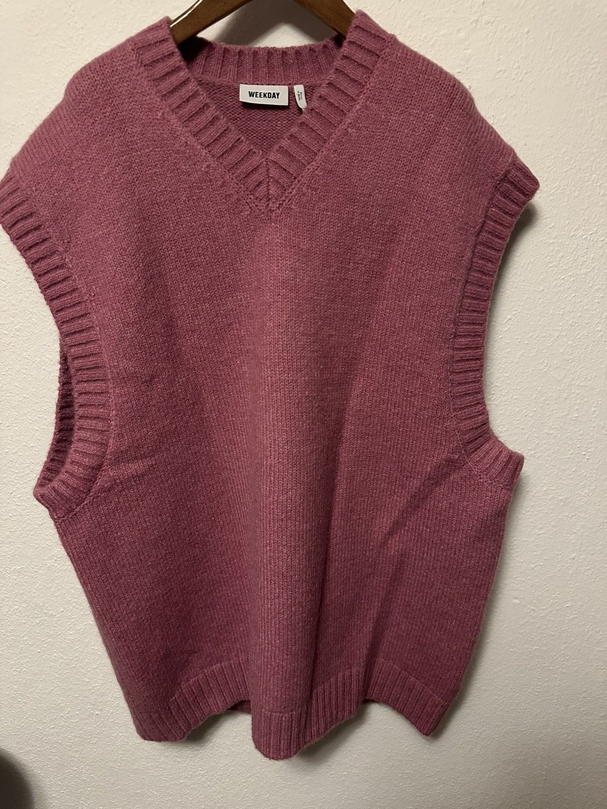 Weekday Weekday Caden V-neck vest Size US M / EU 48-50 / 2 - 1 Thumbnail