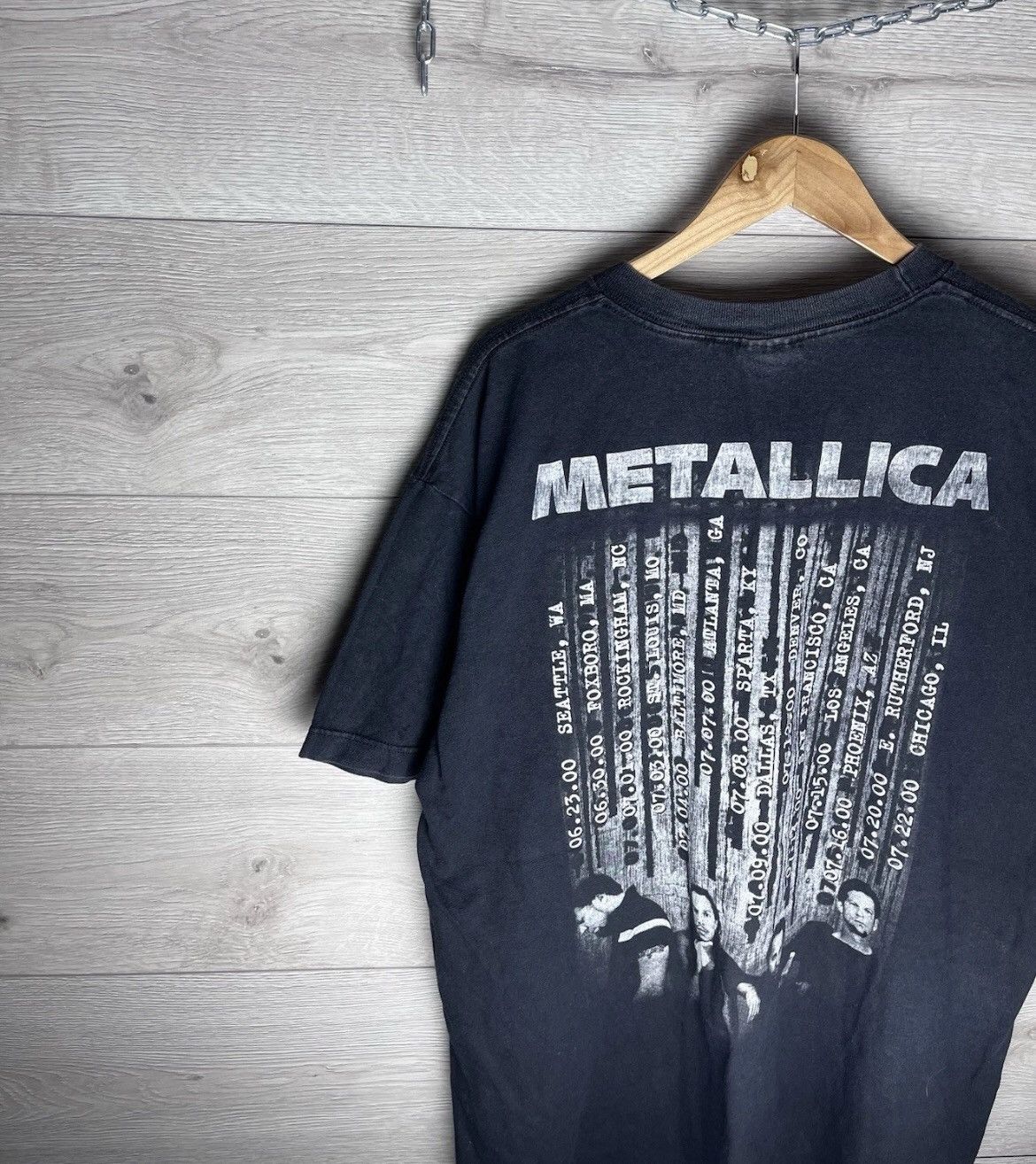 Metallica Vintage mens t-shirt Metallica 1999s size xl made in USA Size US XL / EU 56 / 4 - 10 Thumbnail