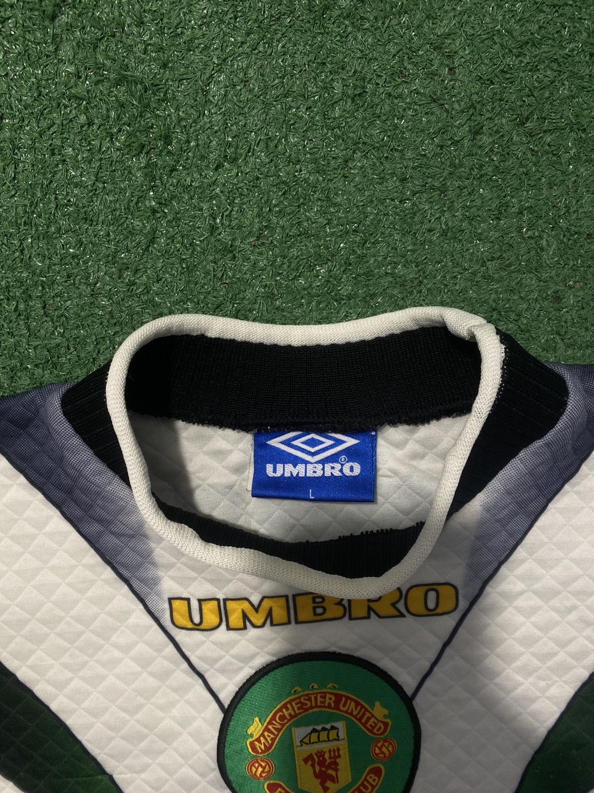 Umbro 1996-97 Manchester United Goalkeeper Shirt Schmeichel Size US L / EU 52-54 / 3 - 5 Thumbnail